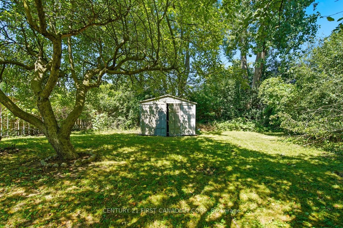 17 Edgemere Crescent Property Photo 13