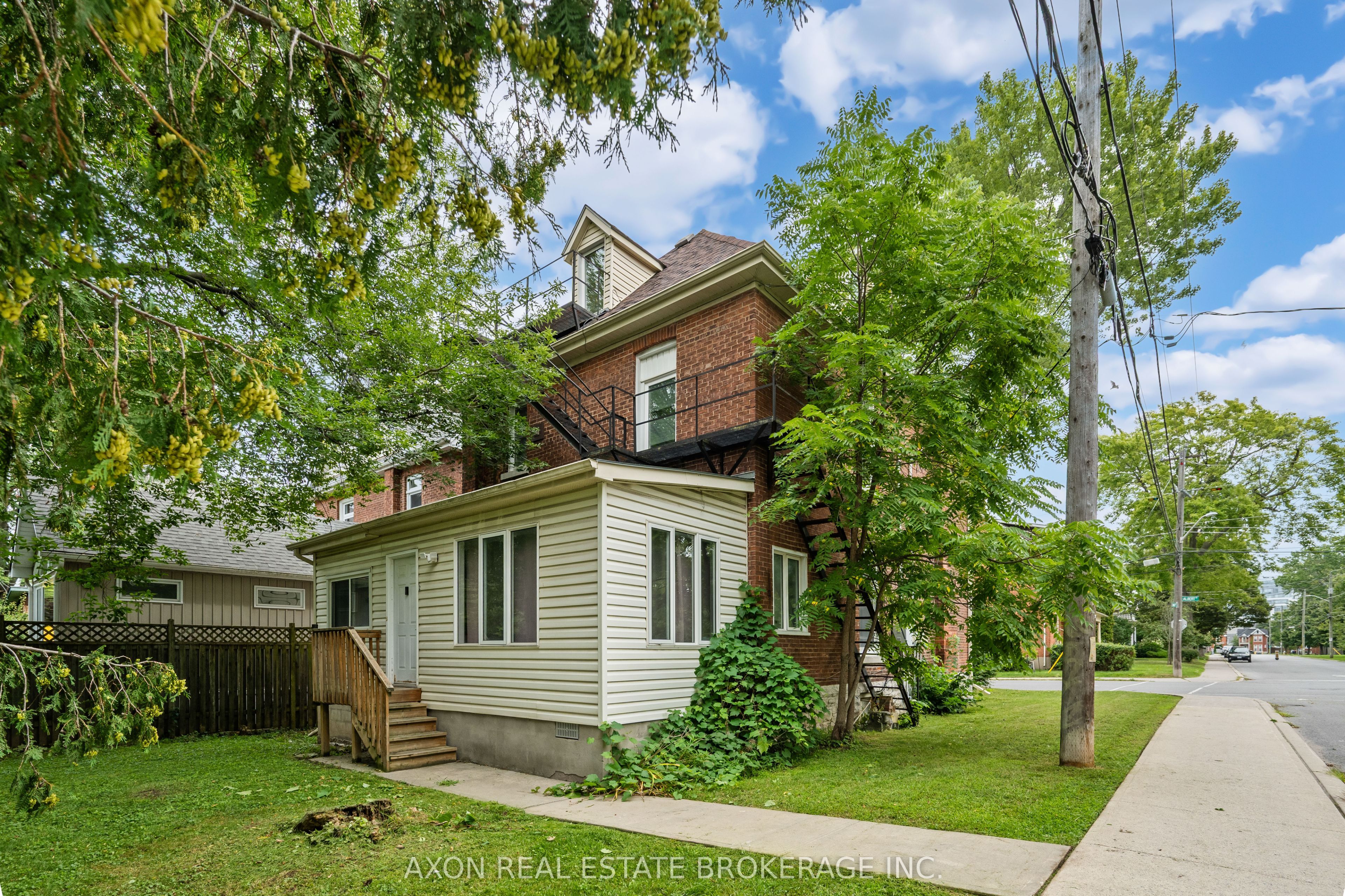 408 Albert Street Property Photo 5