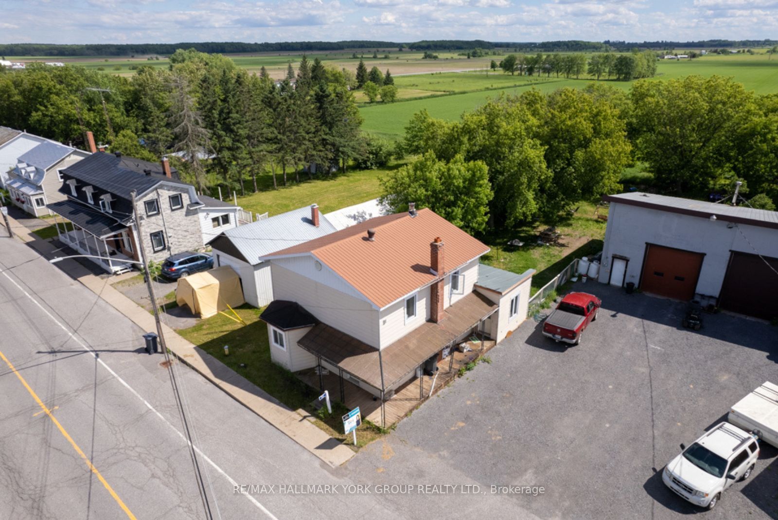 754 County Road 18 Property Photo 2