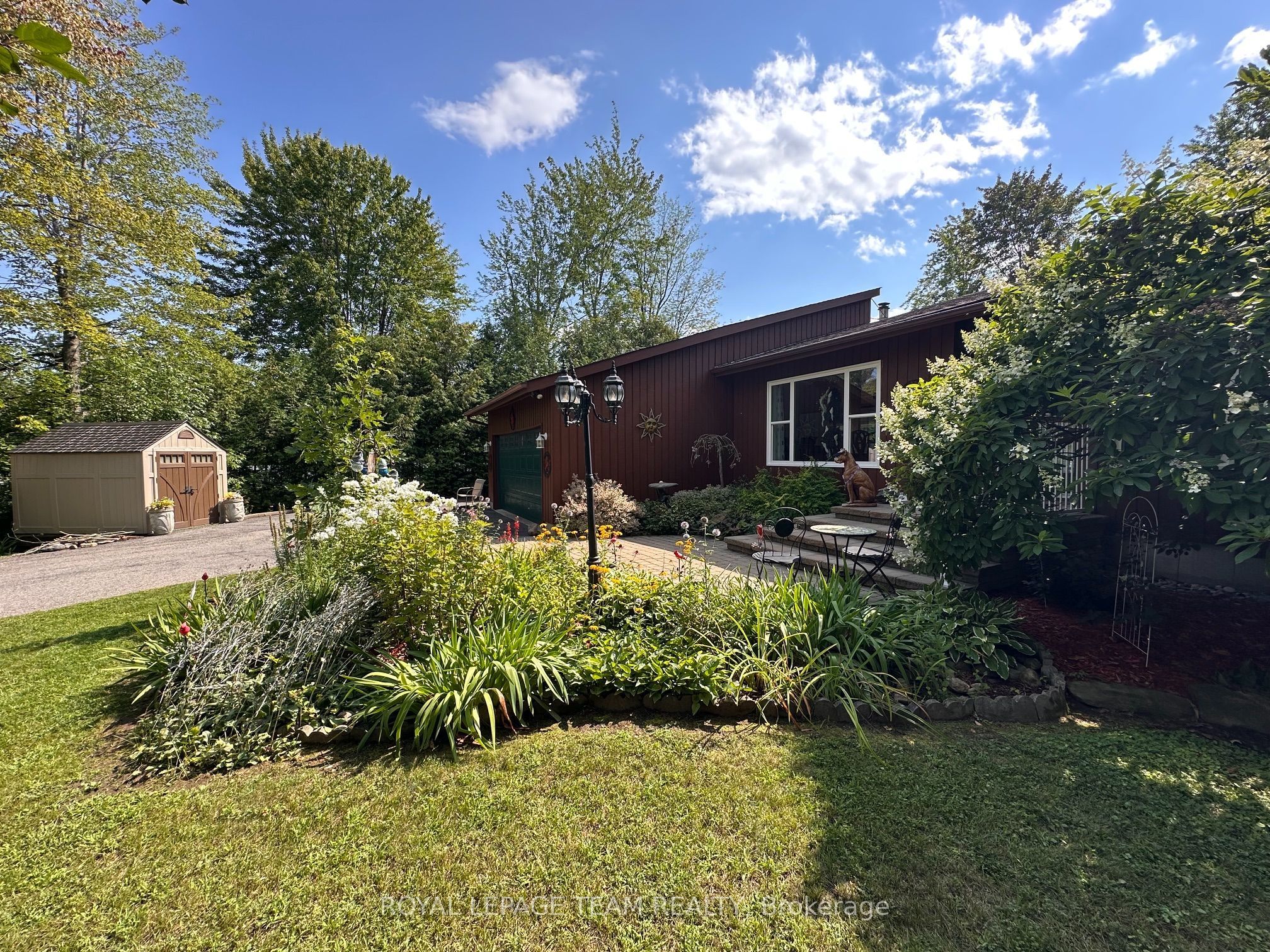 1663 Christina Crescent Property Photo 3