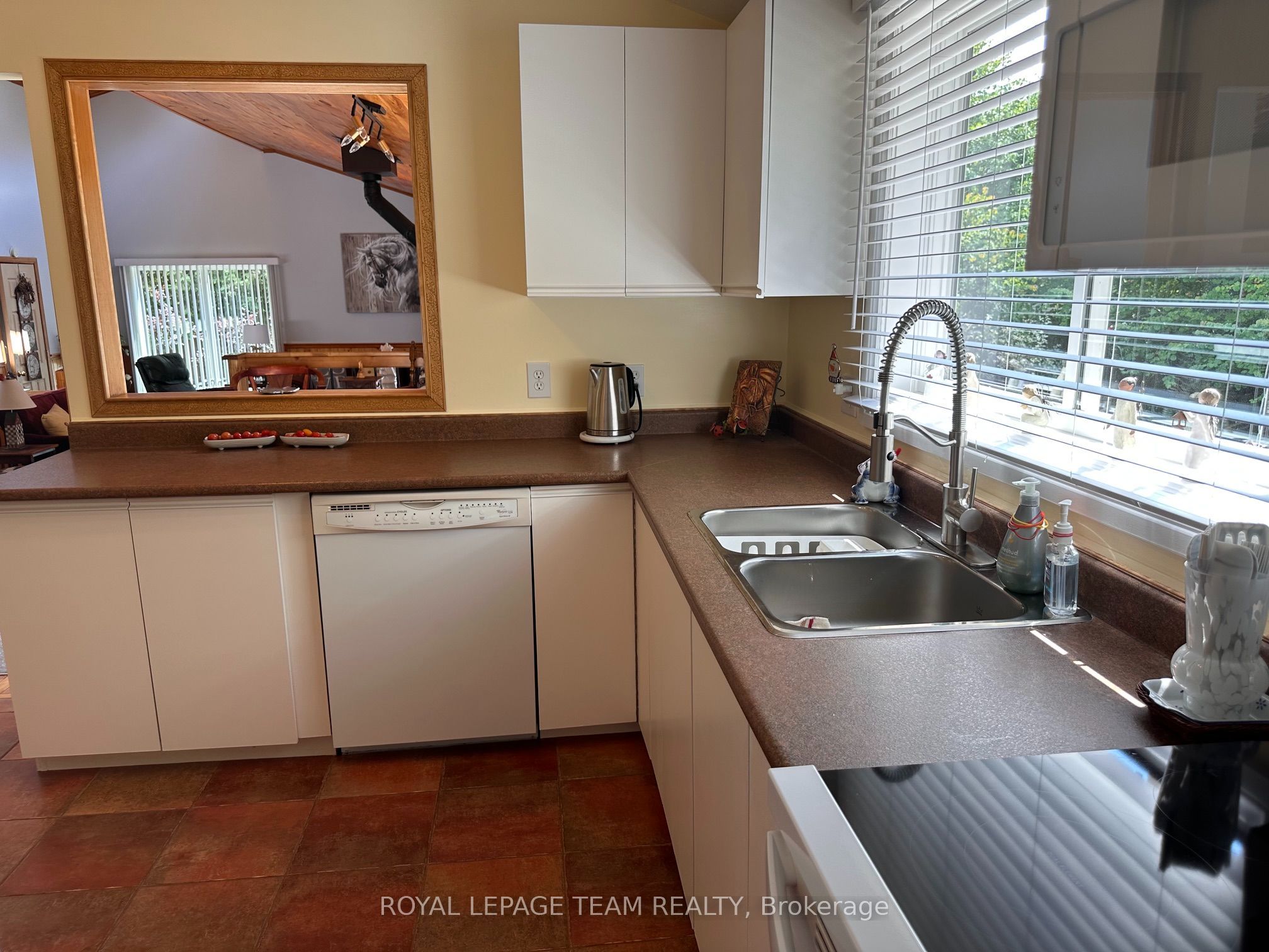 1663 Christina Crescent Property Photo 6