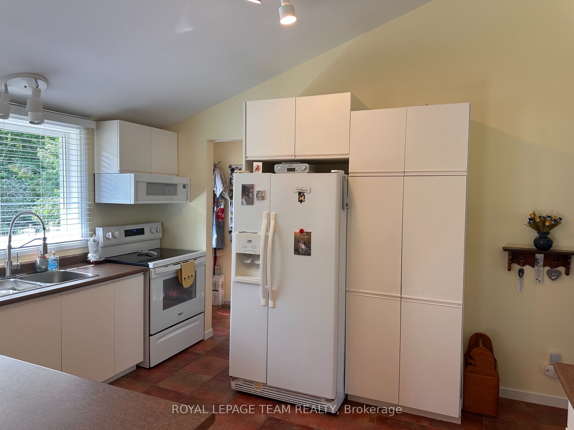 1663 Christina Crescent Property Photo 10