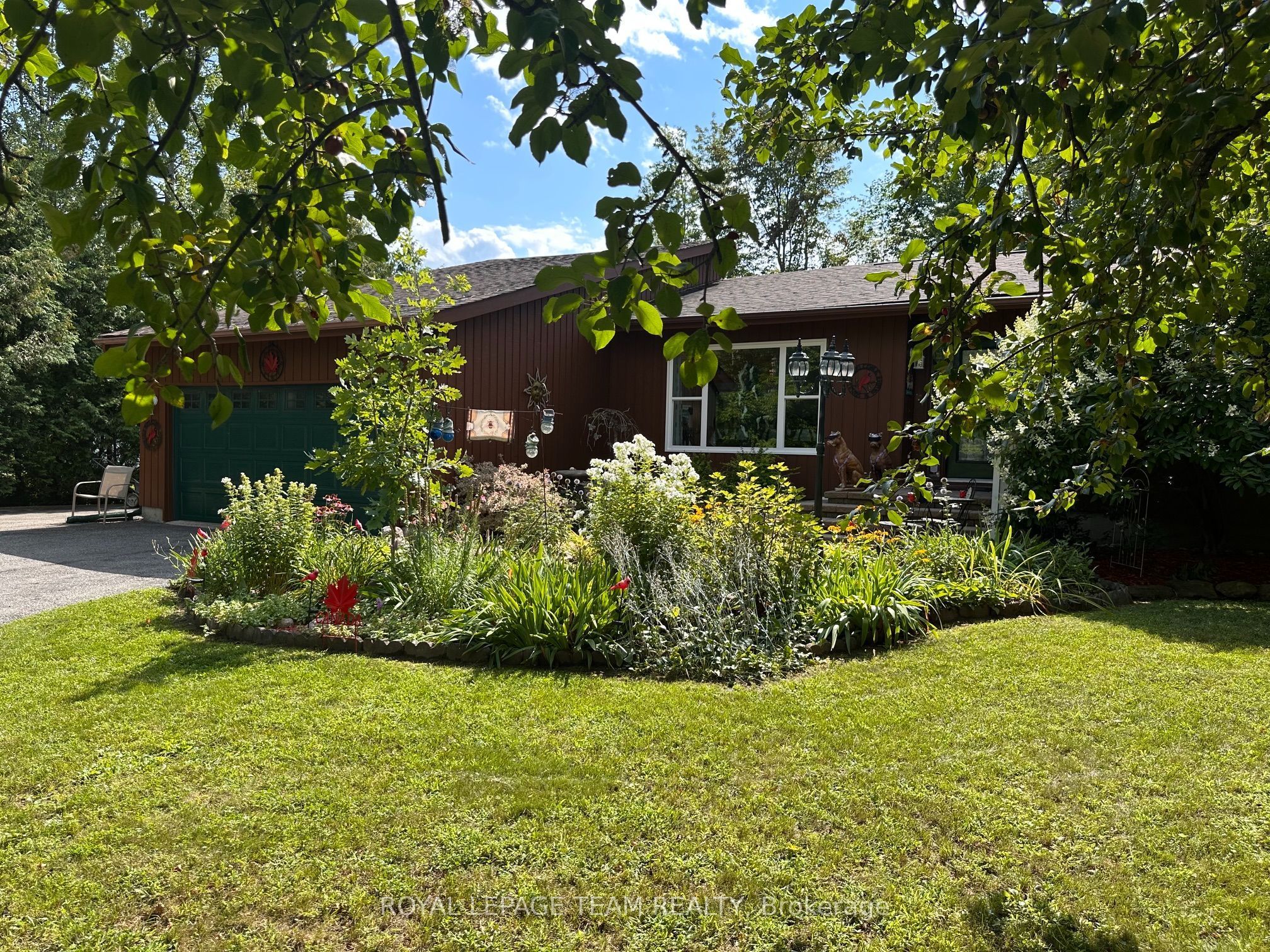 1663 Christina Crescent Property Photo 42