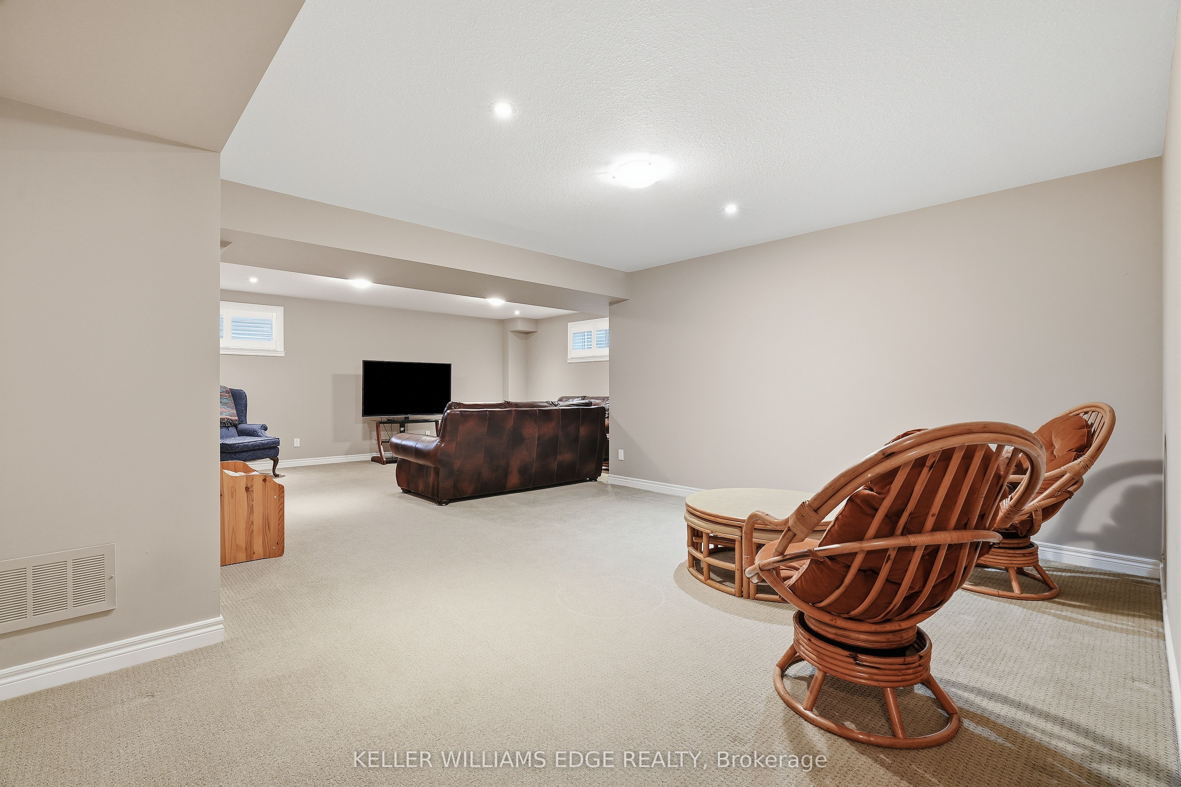 31 Streamside Drive Property Photo 23