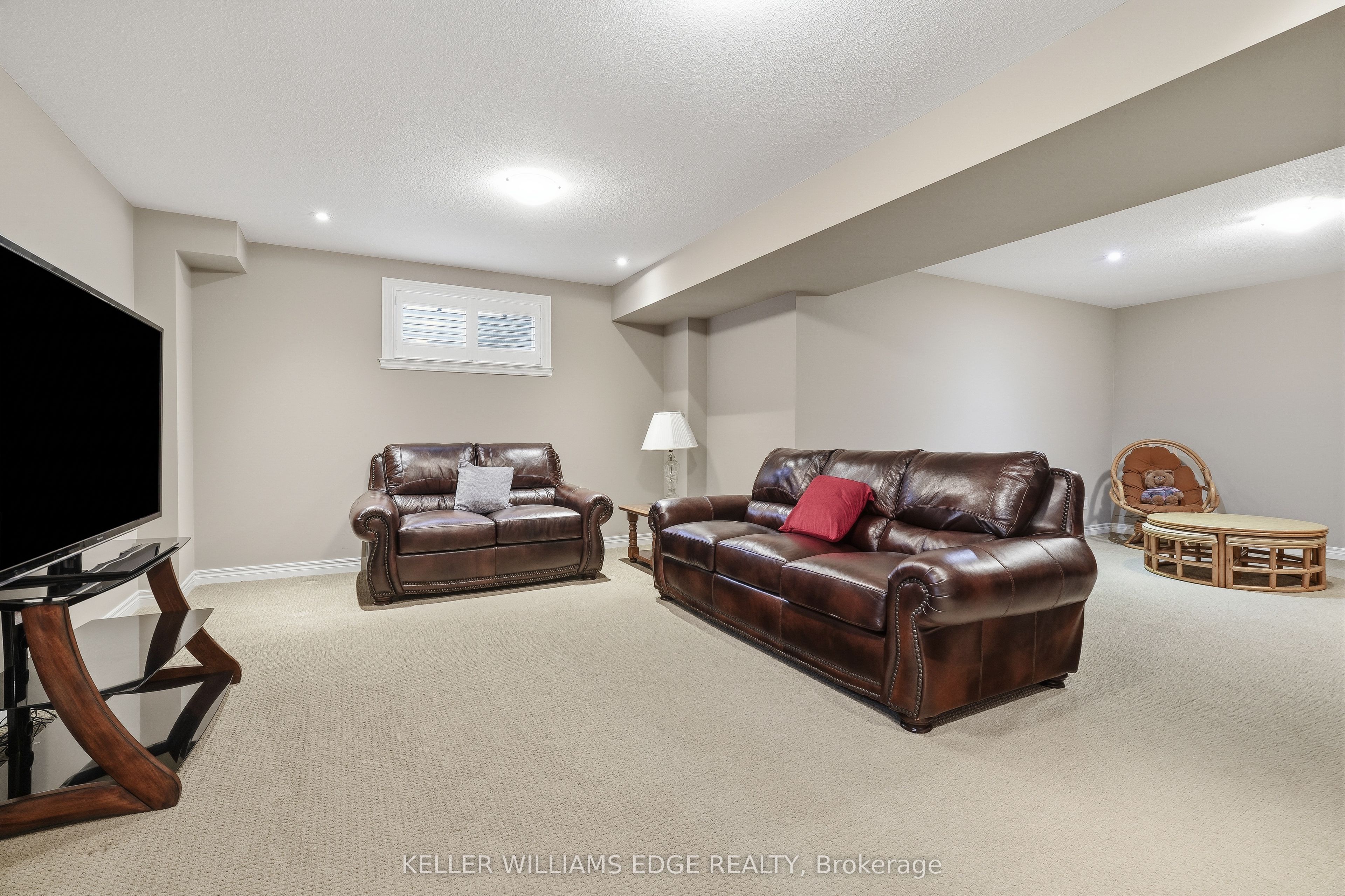 31 Streamside Drive Property Photo 24