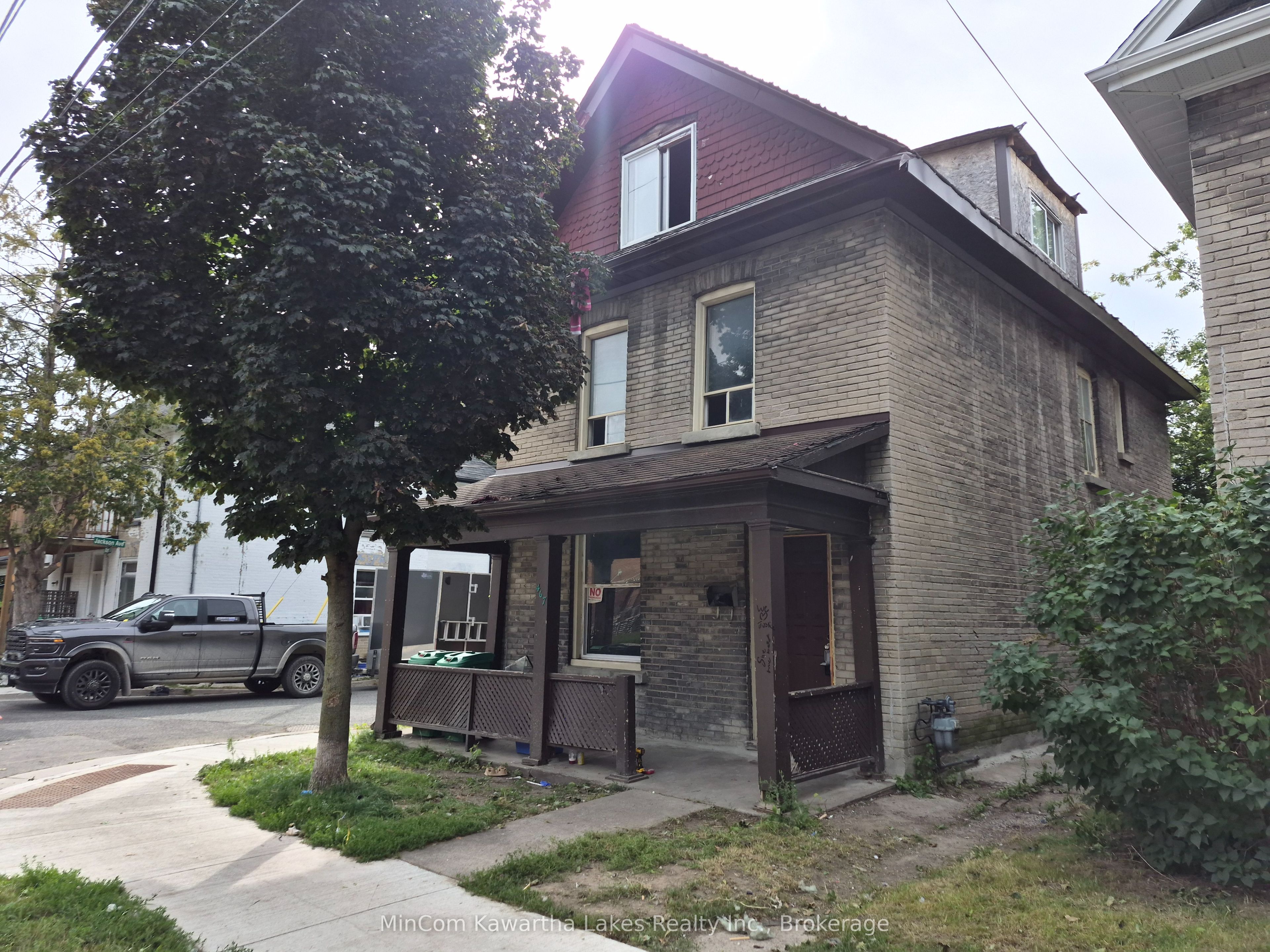 467 Albert Street Property Photo 1