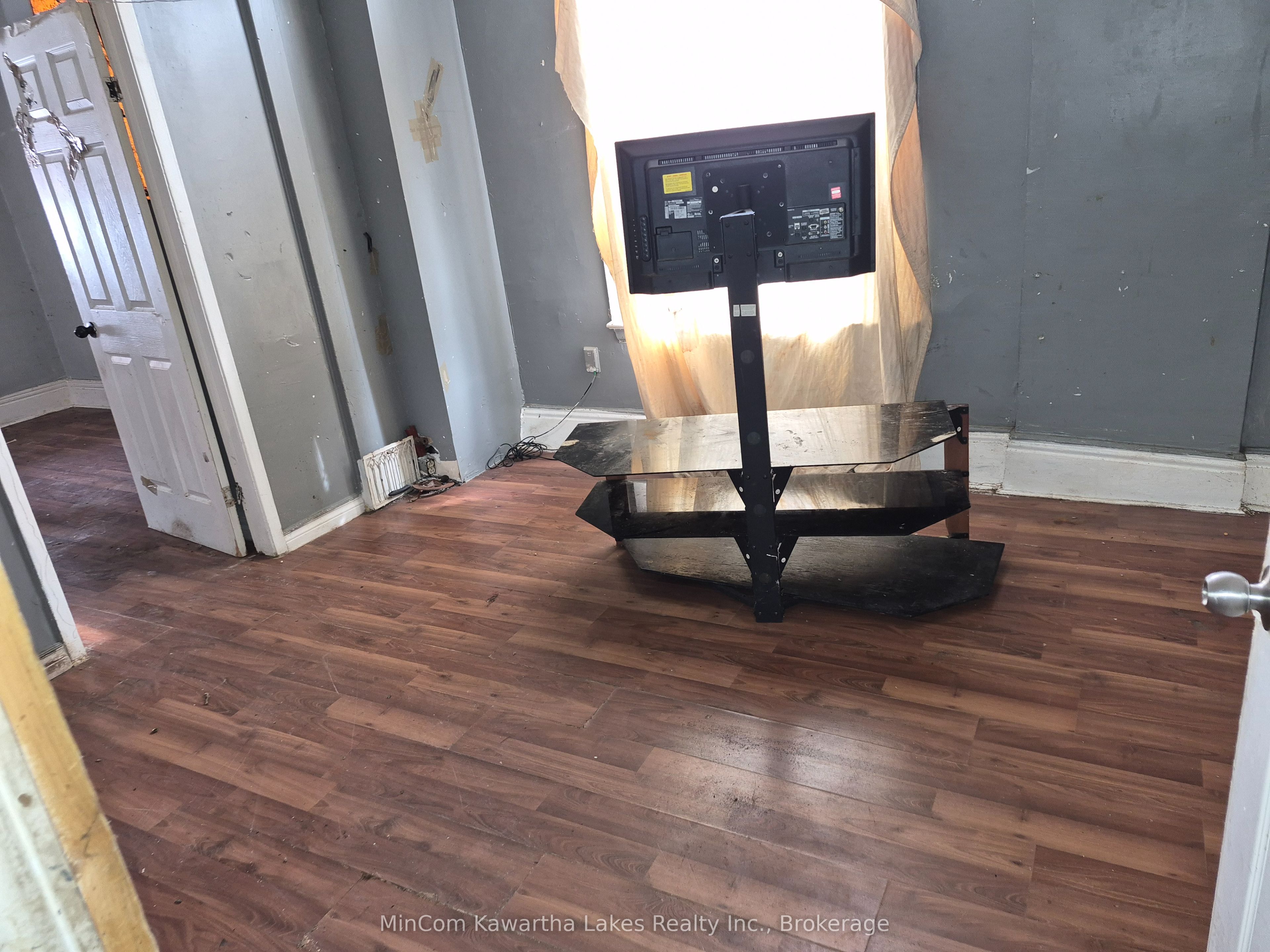 467 Albert Street Property Photo 6