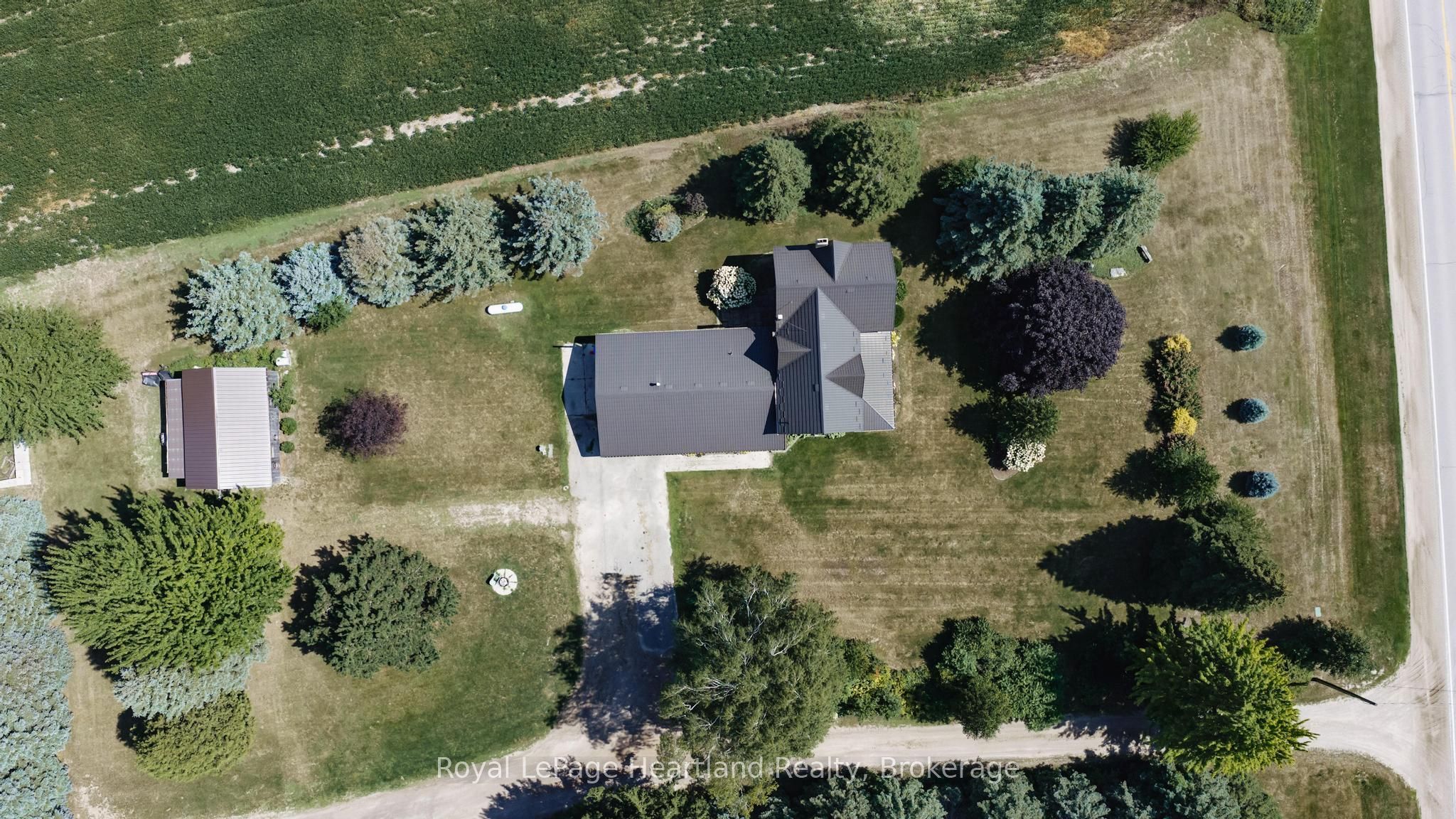 38904 Londesboro Road Property Photo 4