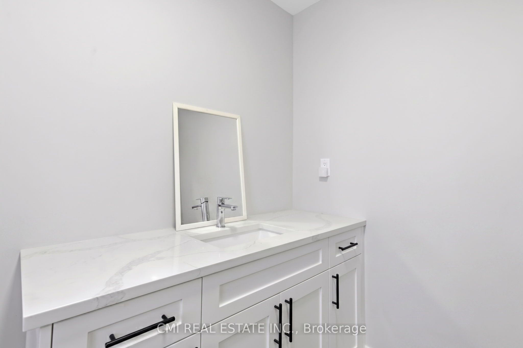 93 Eagle Street 10b Property Photo 32