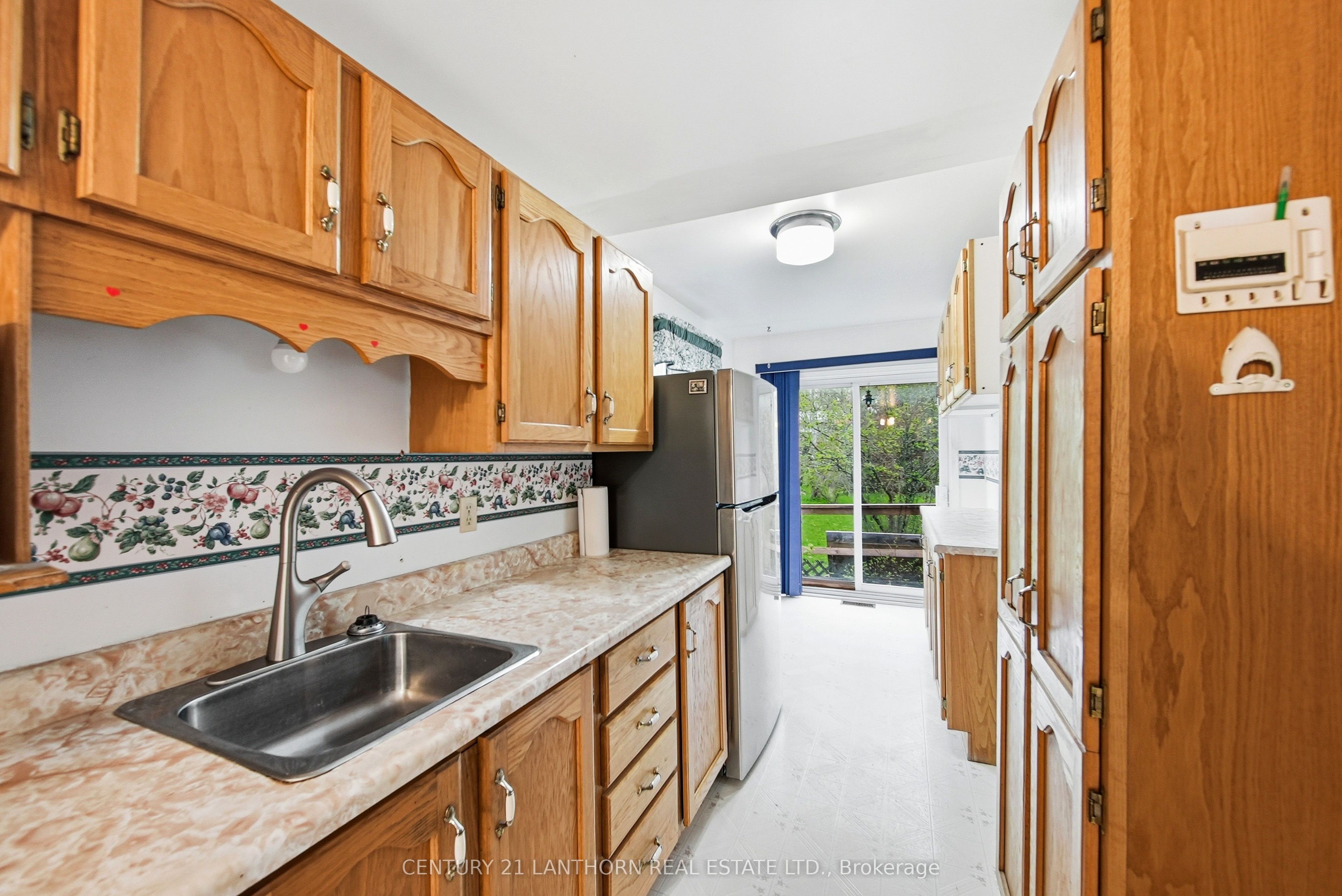 193 St. Lawrence Street E Property Photo 3
