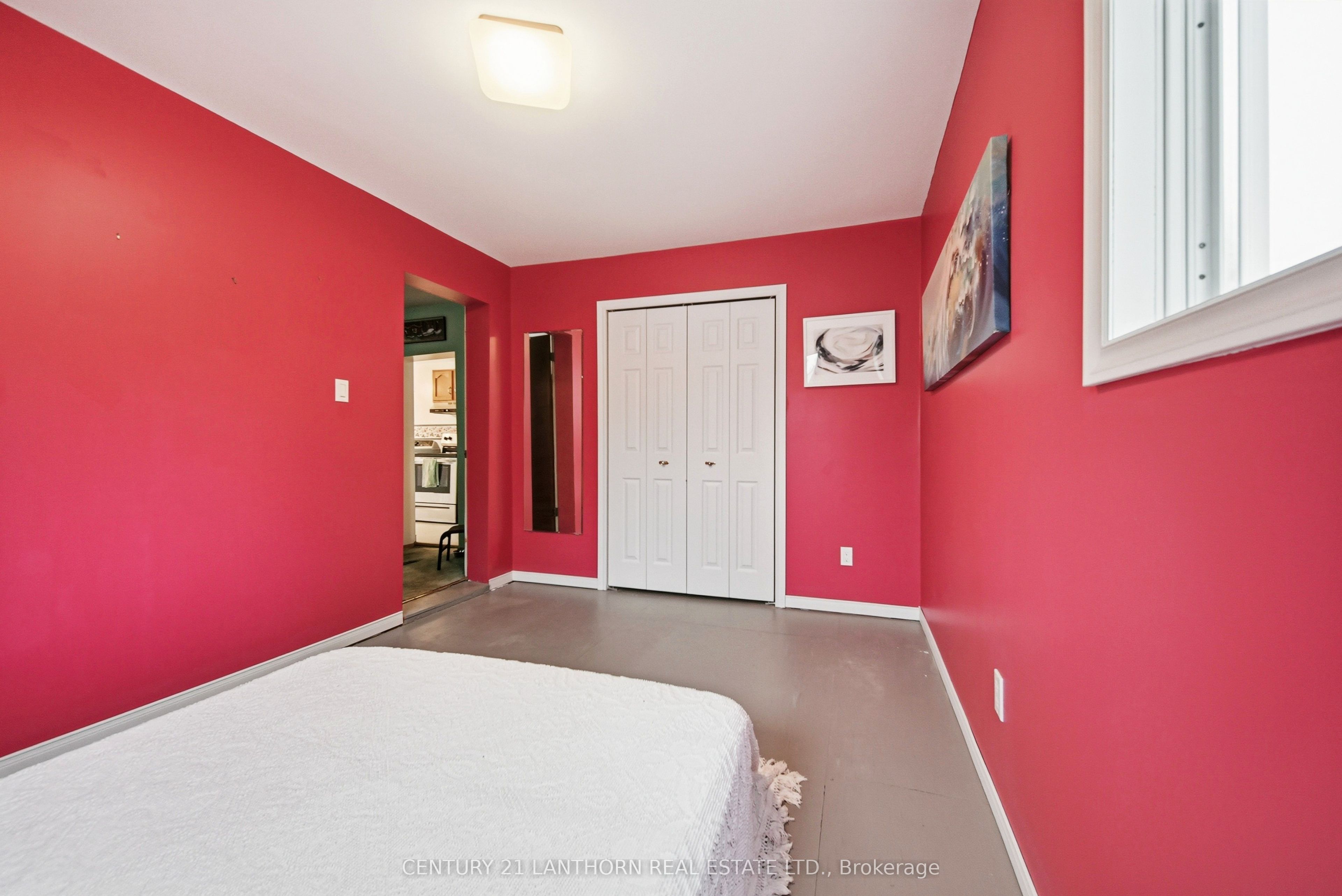 193 St. Lawrence Street E Property Photo 4