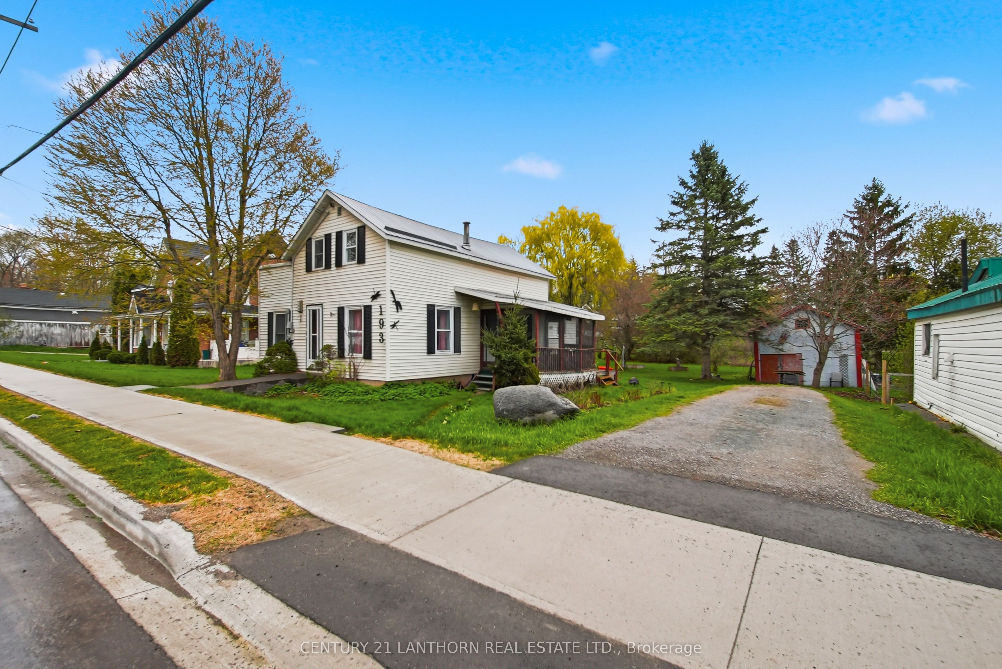 193 St. Lawrence Street E Property Photo 7