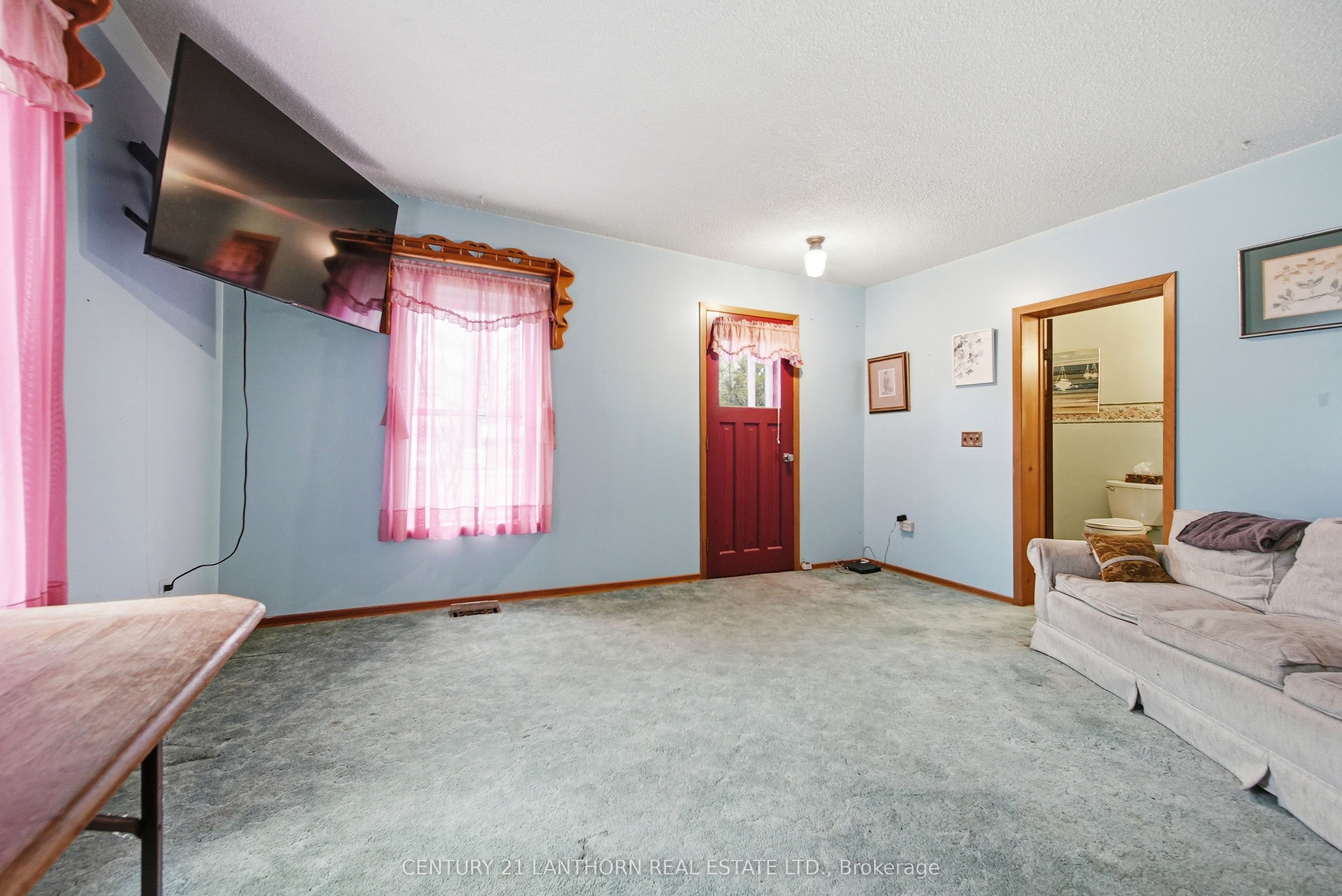 193 St. Lawrence Street E Property Photo 10