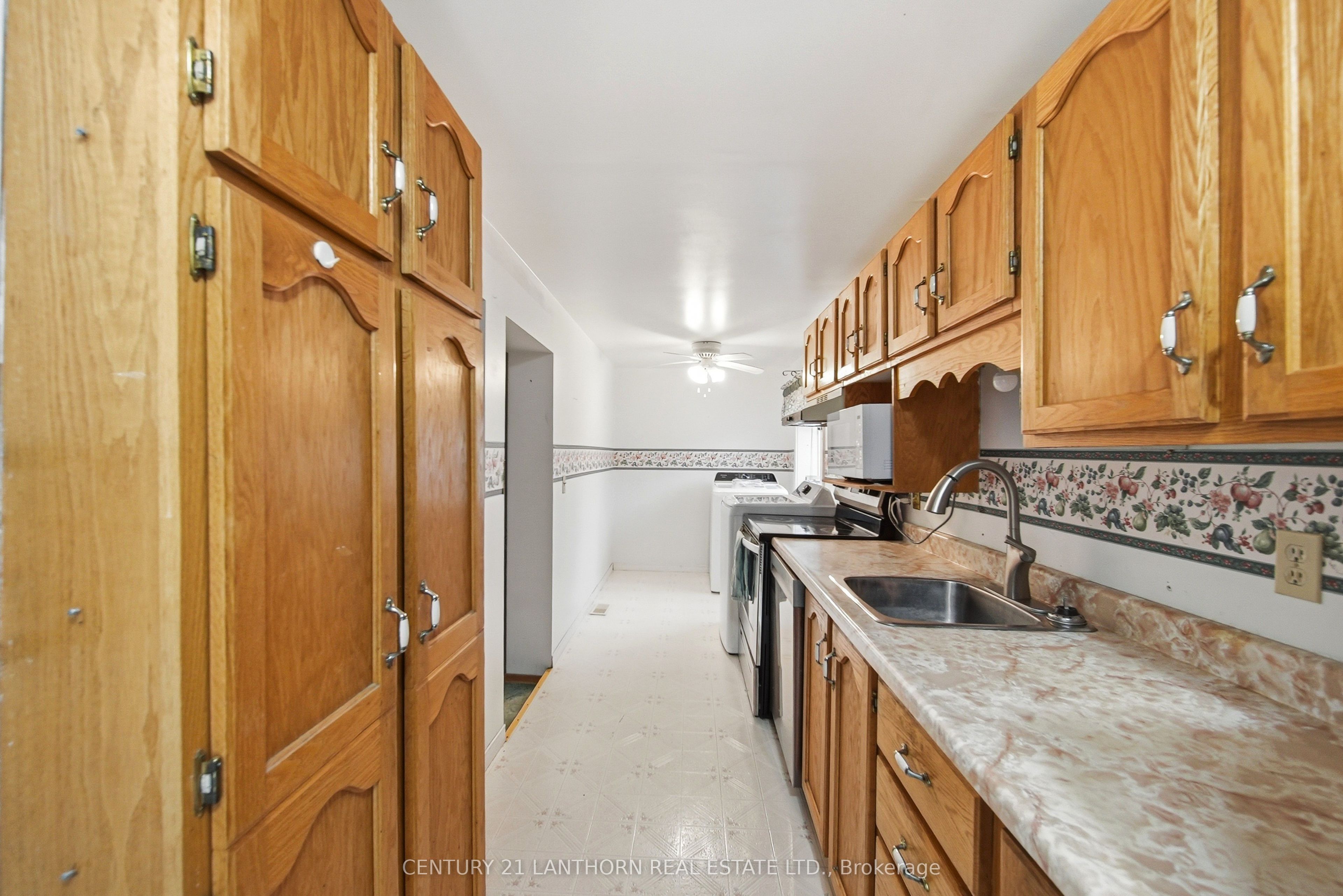 193 St. Lawrence Street E Property Photo 15
