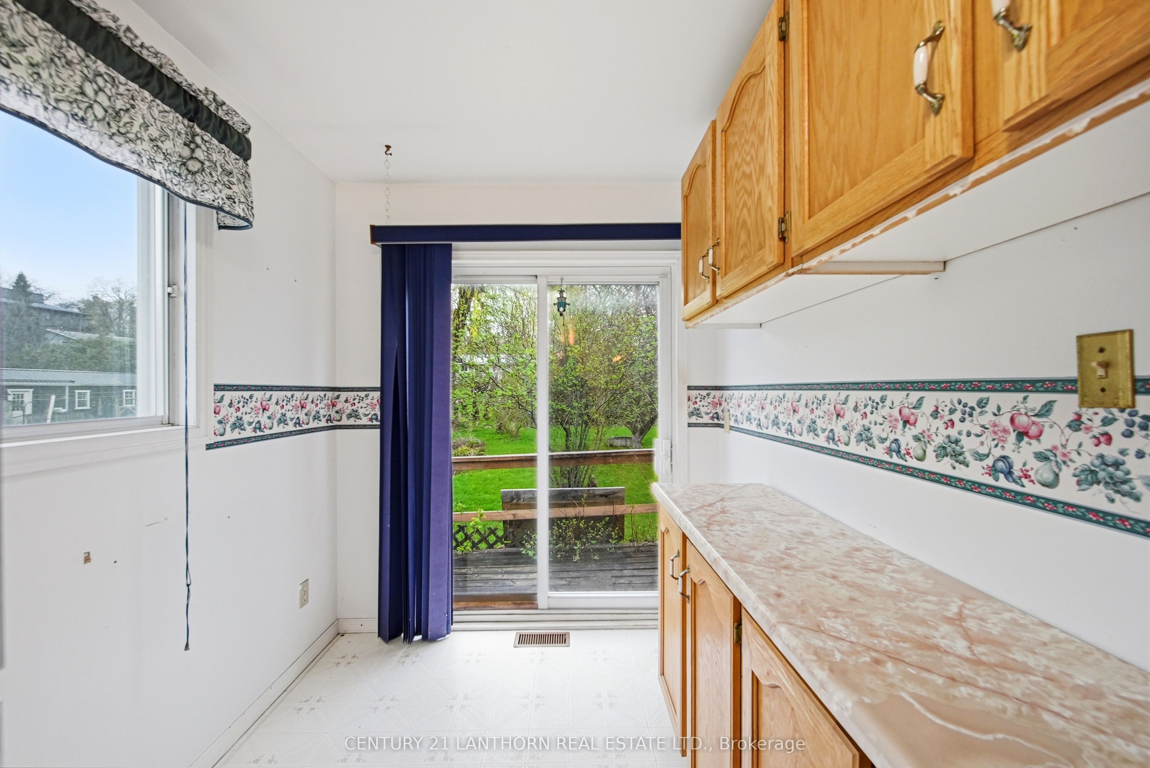 193 St. Lawrence Street E Property Photo 18