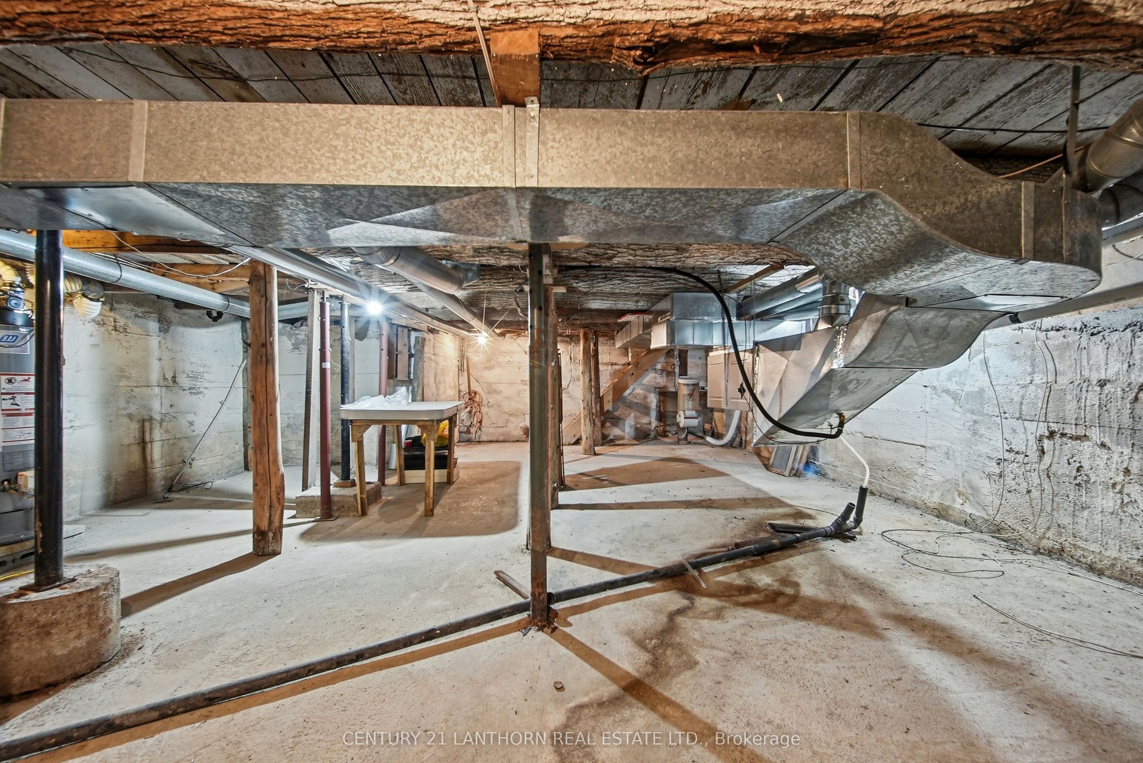 193 St. Lawrence Street E Property Photo 26