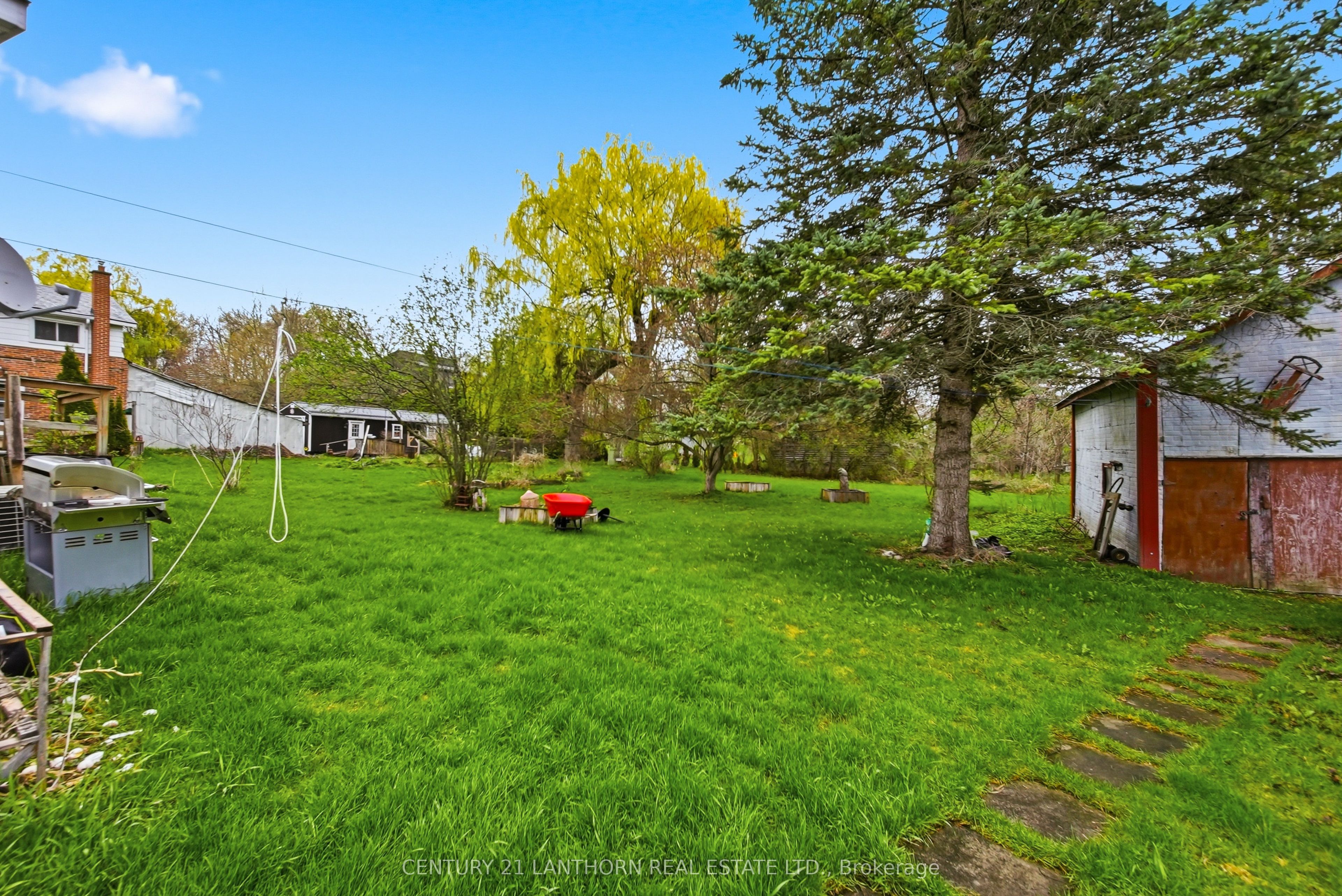 193 St. Lawrence Street E Property Photo 28