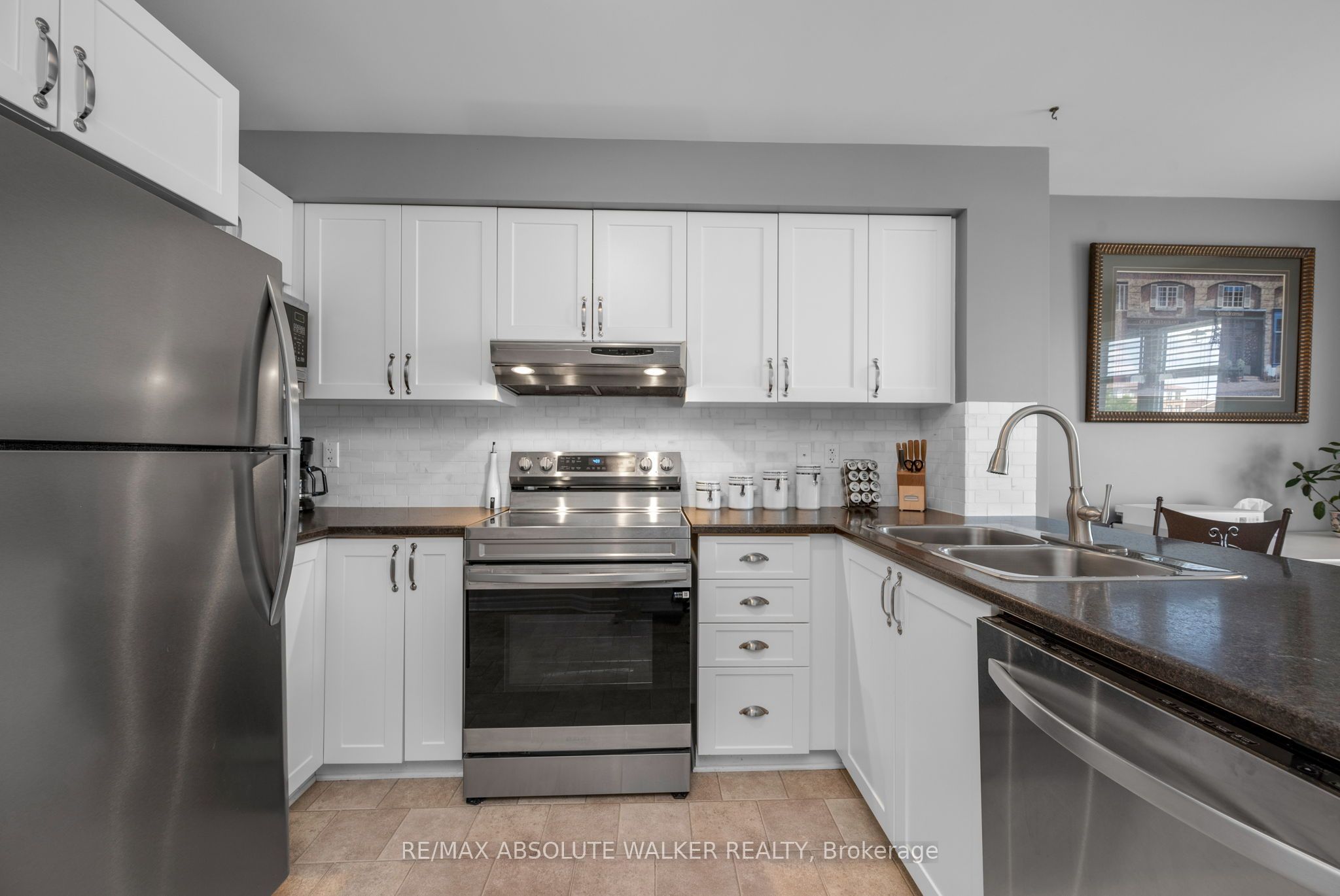 2414 Esprit Drive Property Photo 8