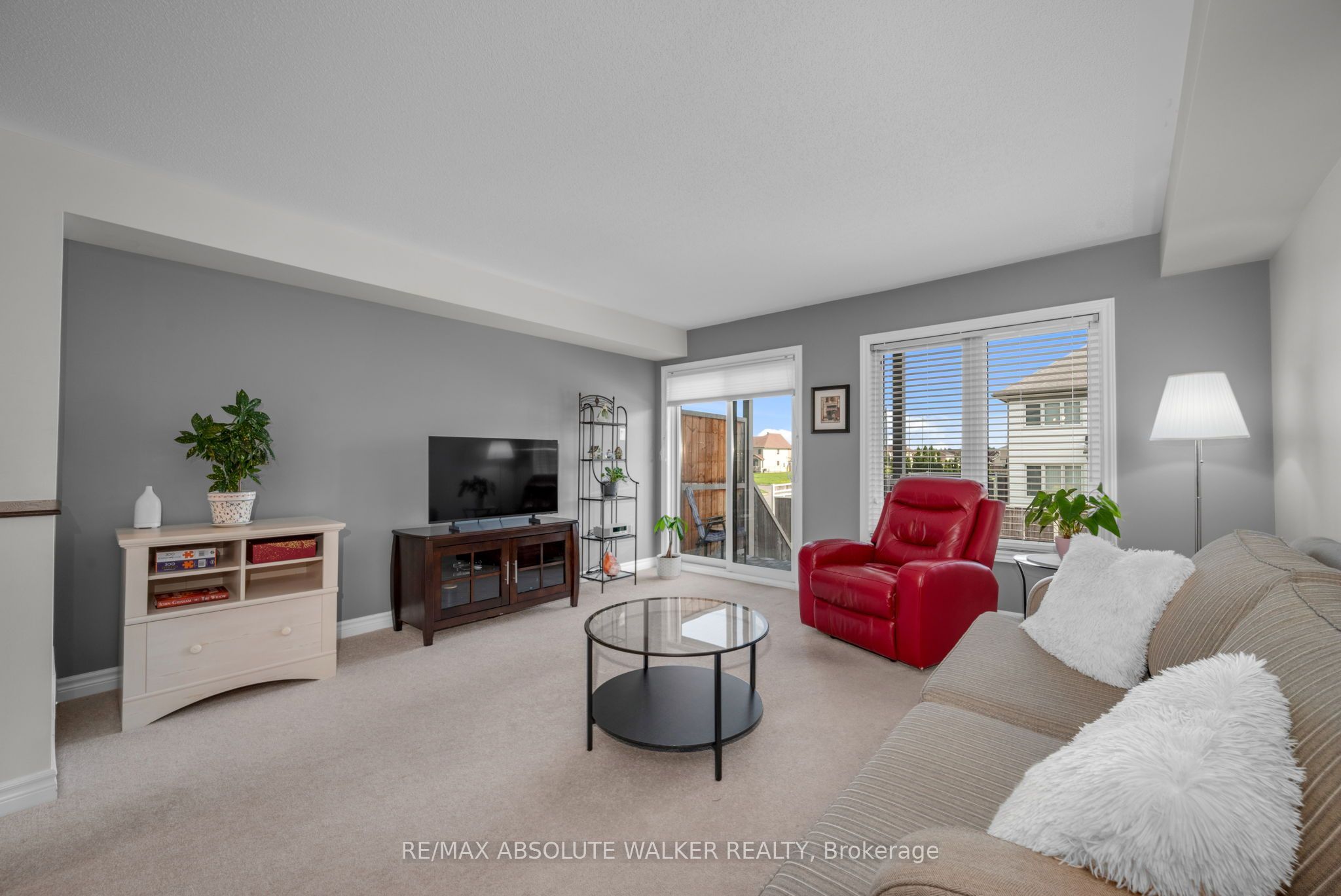 2414 Esprit Drive Property Photo 13