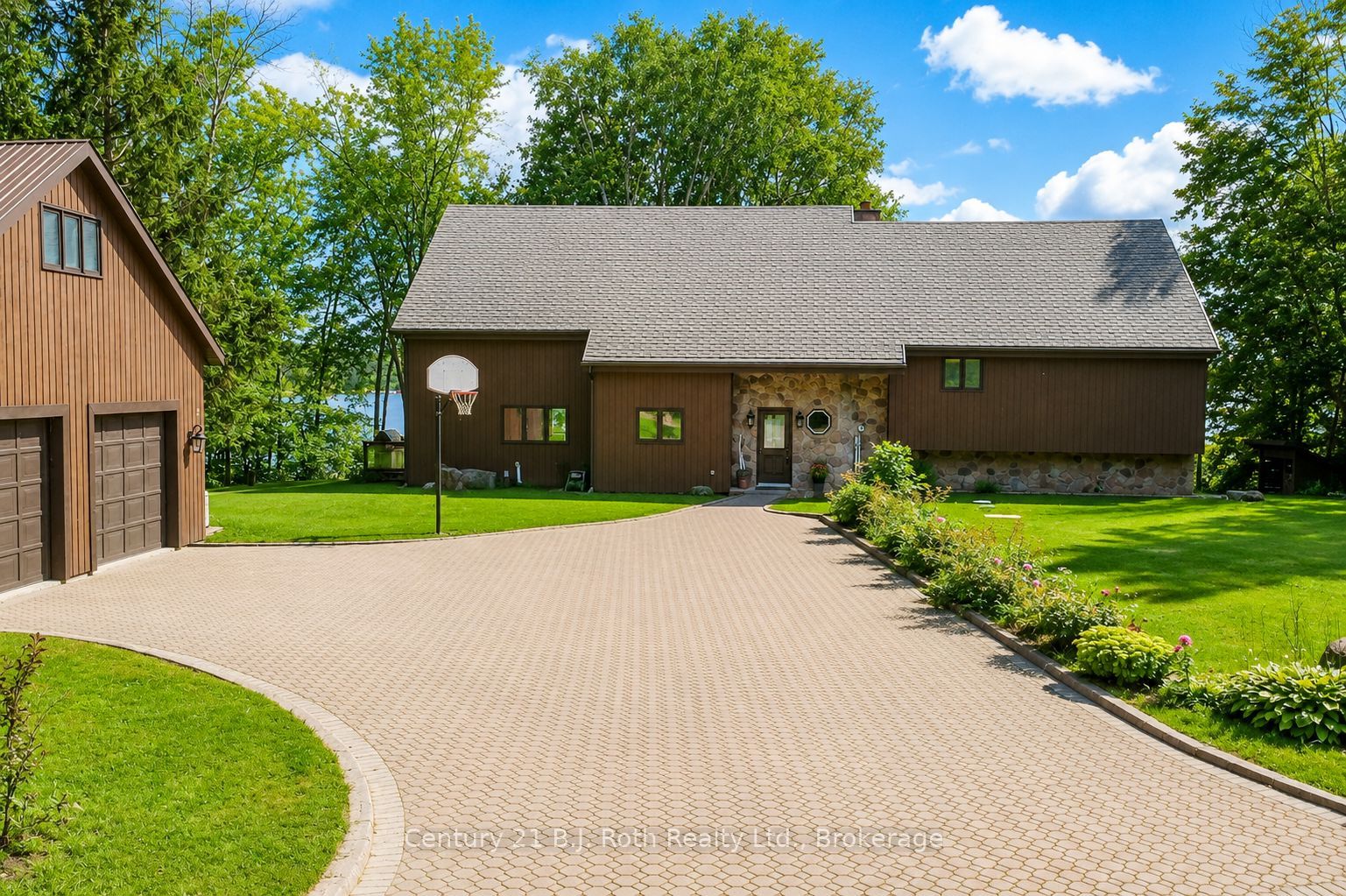 89 Mccrackin Avenue Property Photo 2