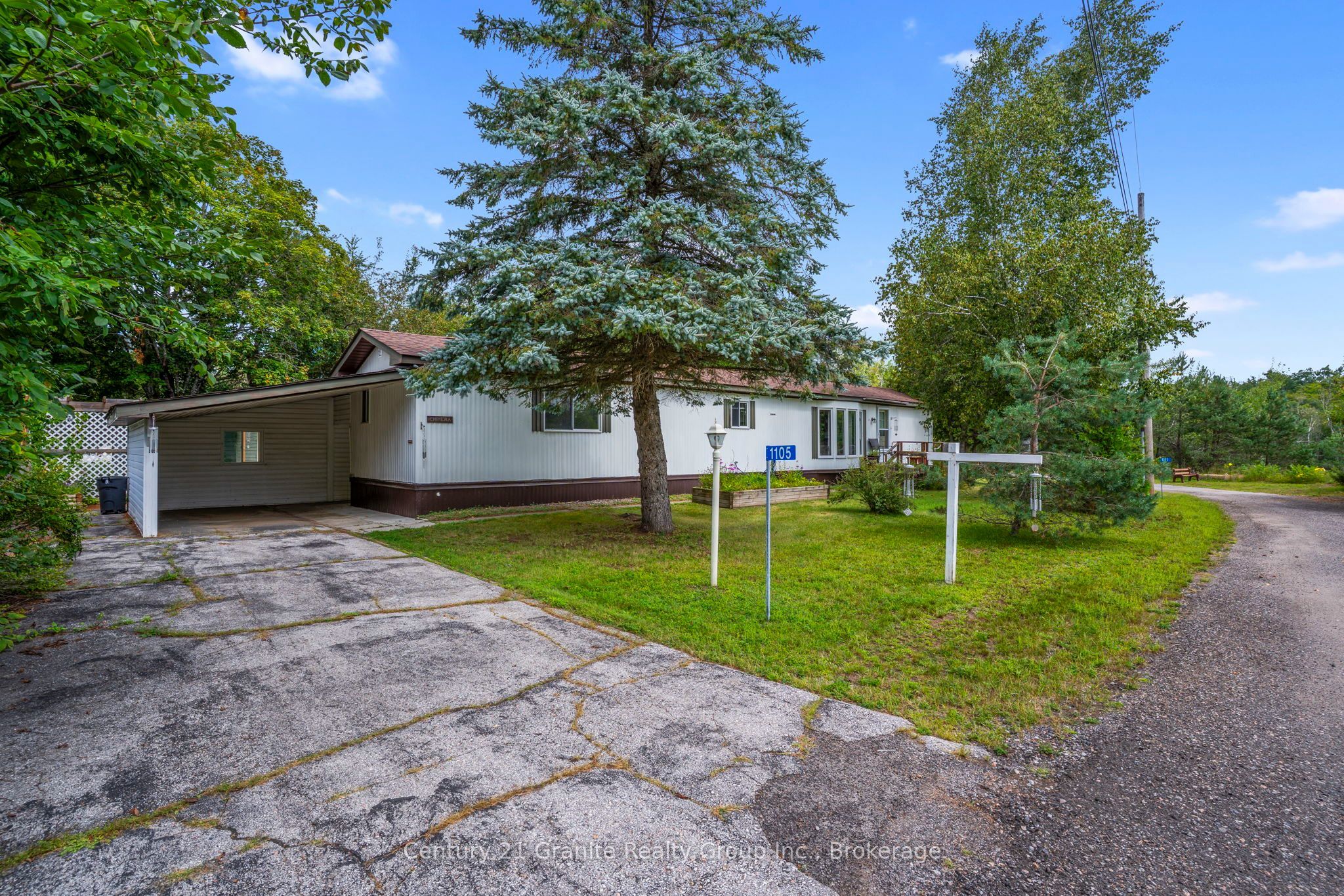 1105 Eighth Lane Property Photo 1
