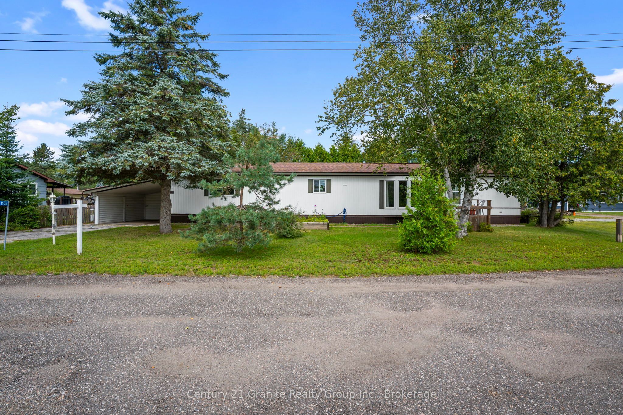 1105 Eighth Lane Property Photo 3