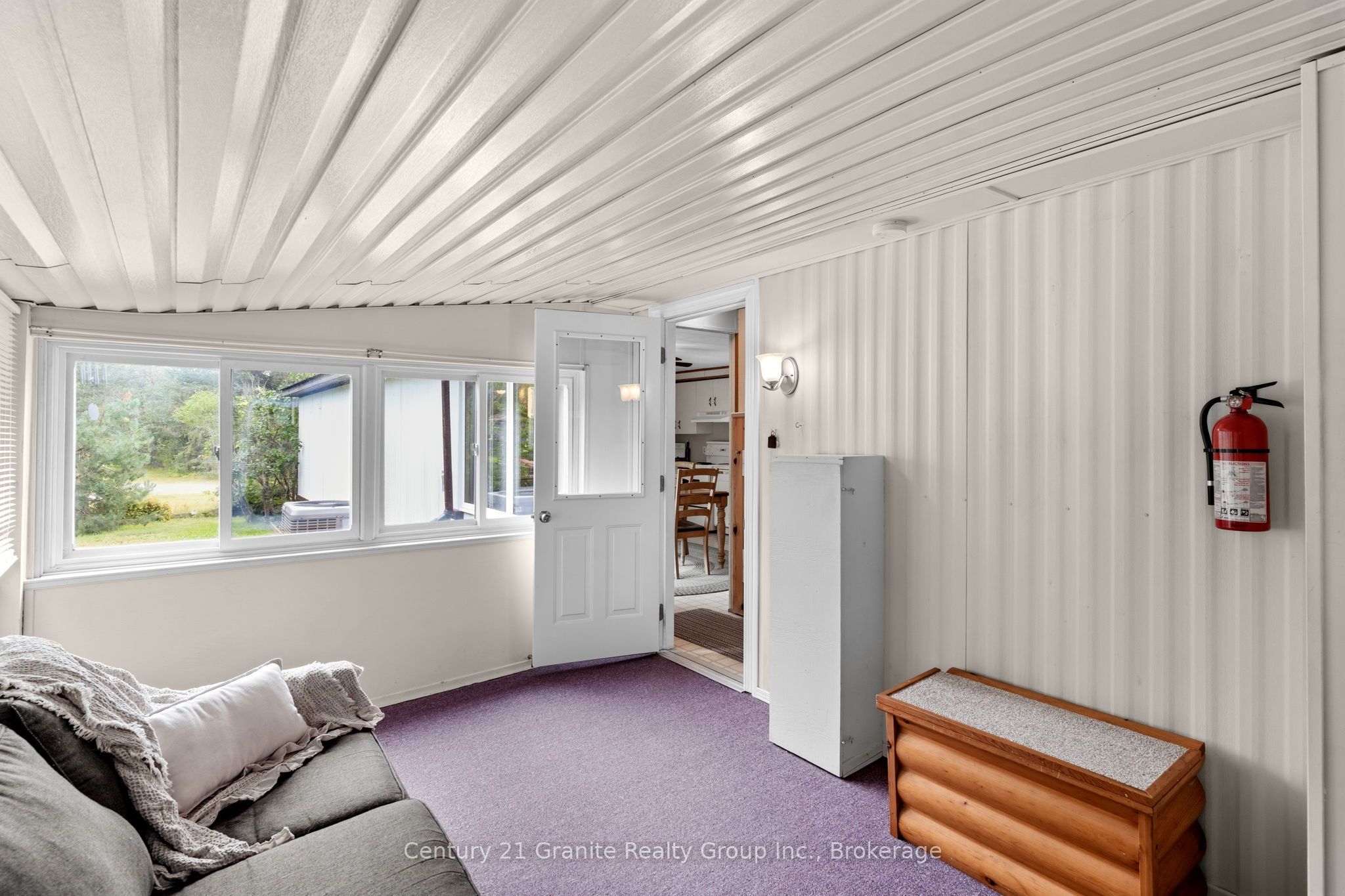 1105 Eighth Lane Property Photo 6