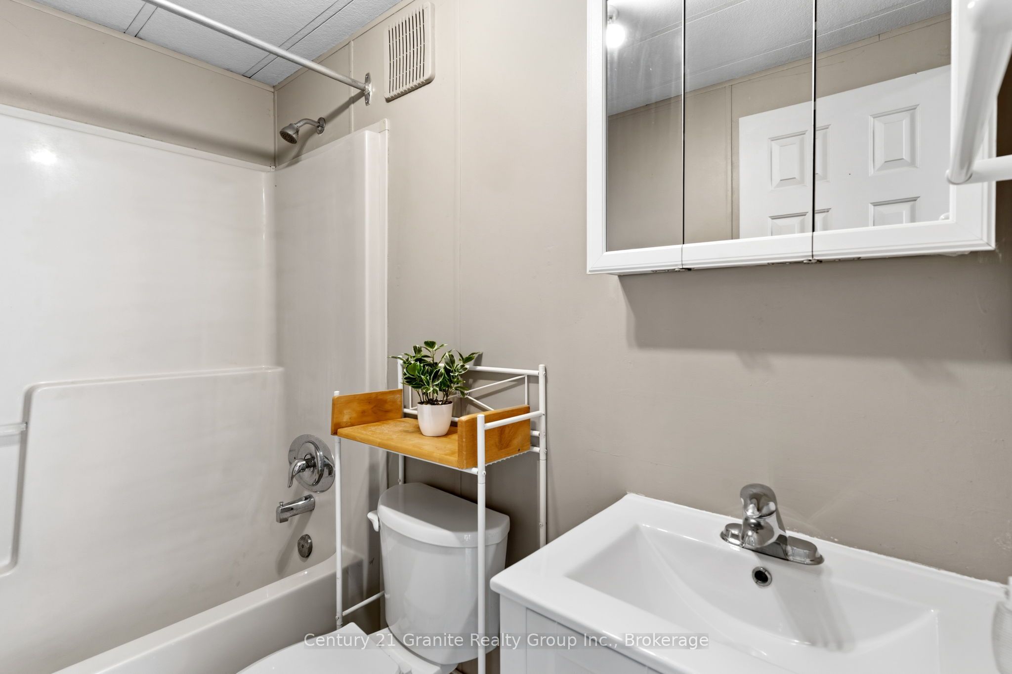 1105 Eighth Lane Property Photo 22