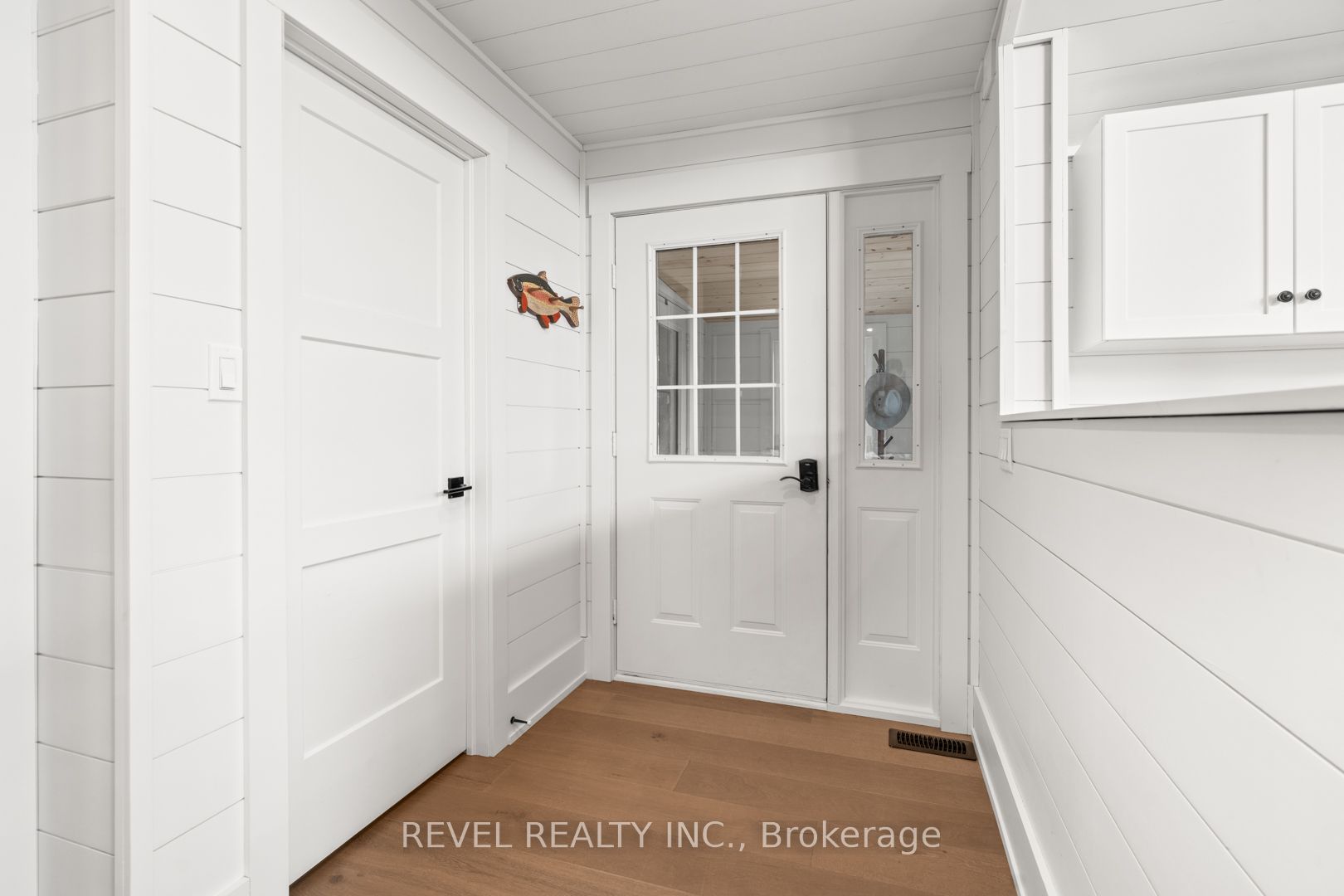300 Green Lane Property Photo 5