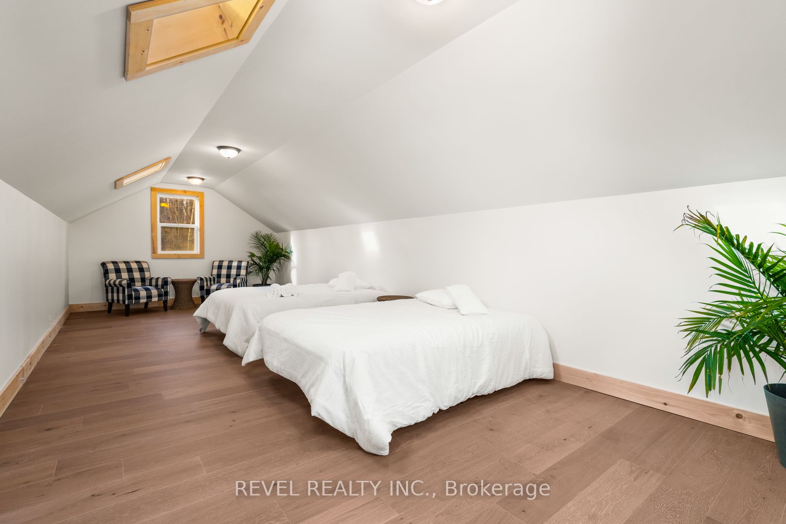 300 Green Lane Property Photo 18