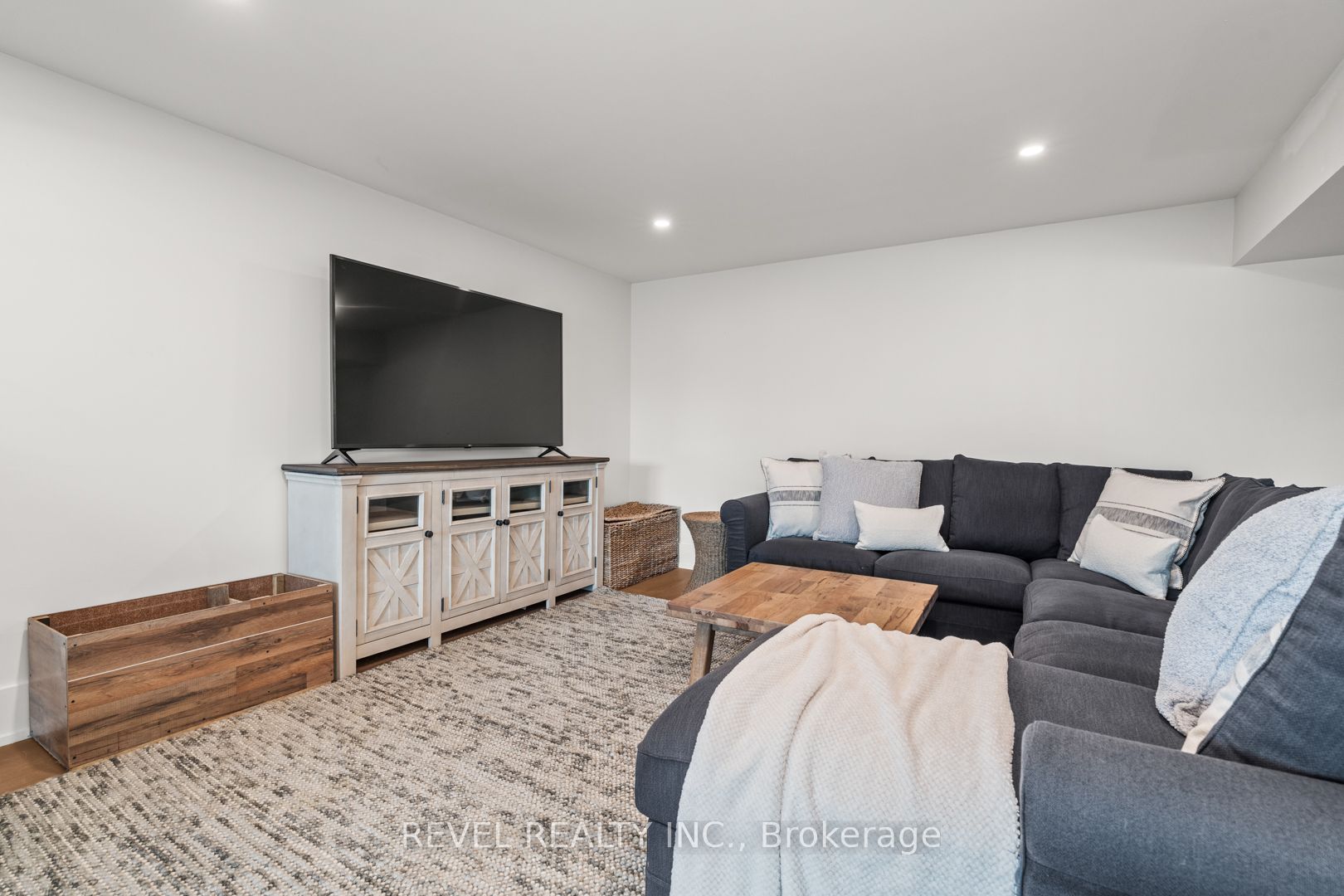 300 Green Lane Property Photo 23