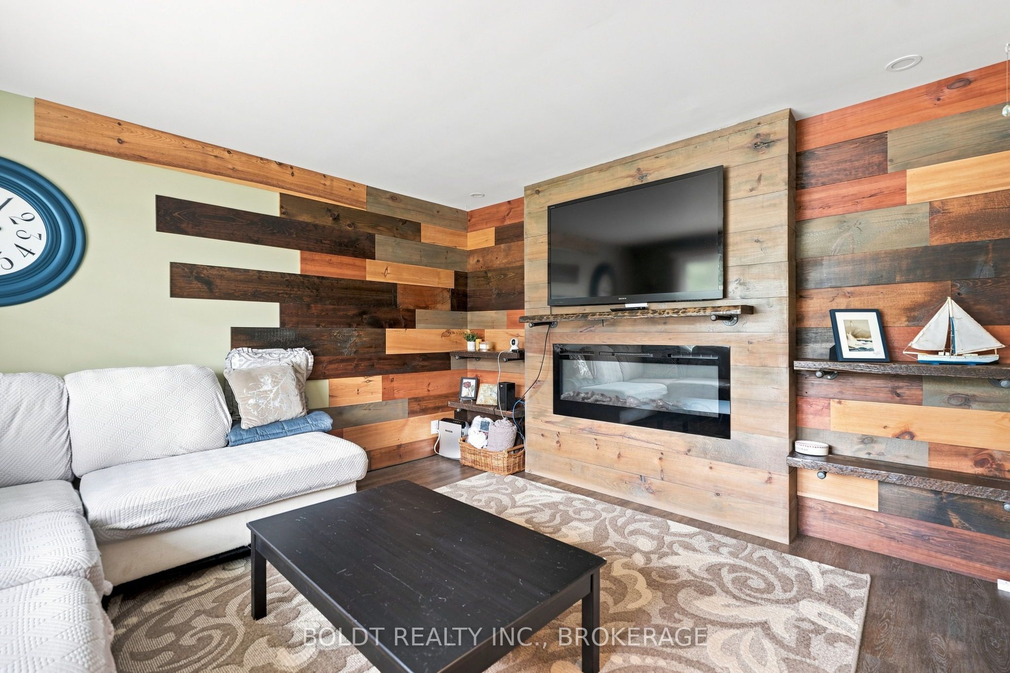 8166 Thorold Stone (main) Road Property Photo 4