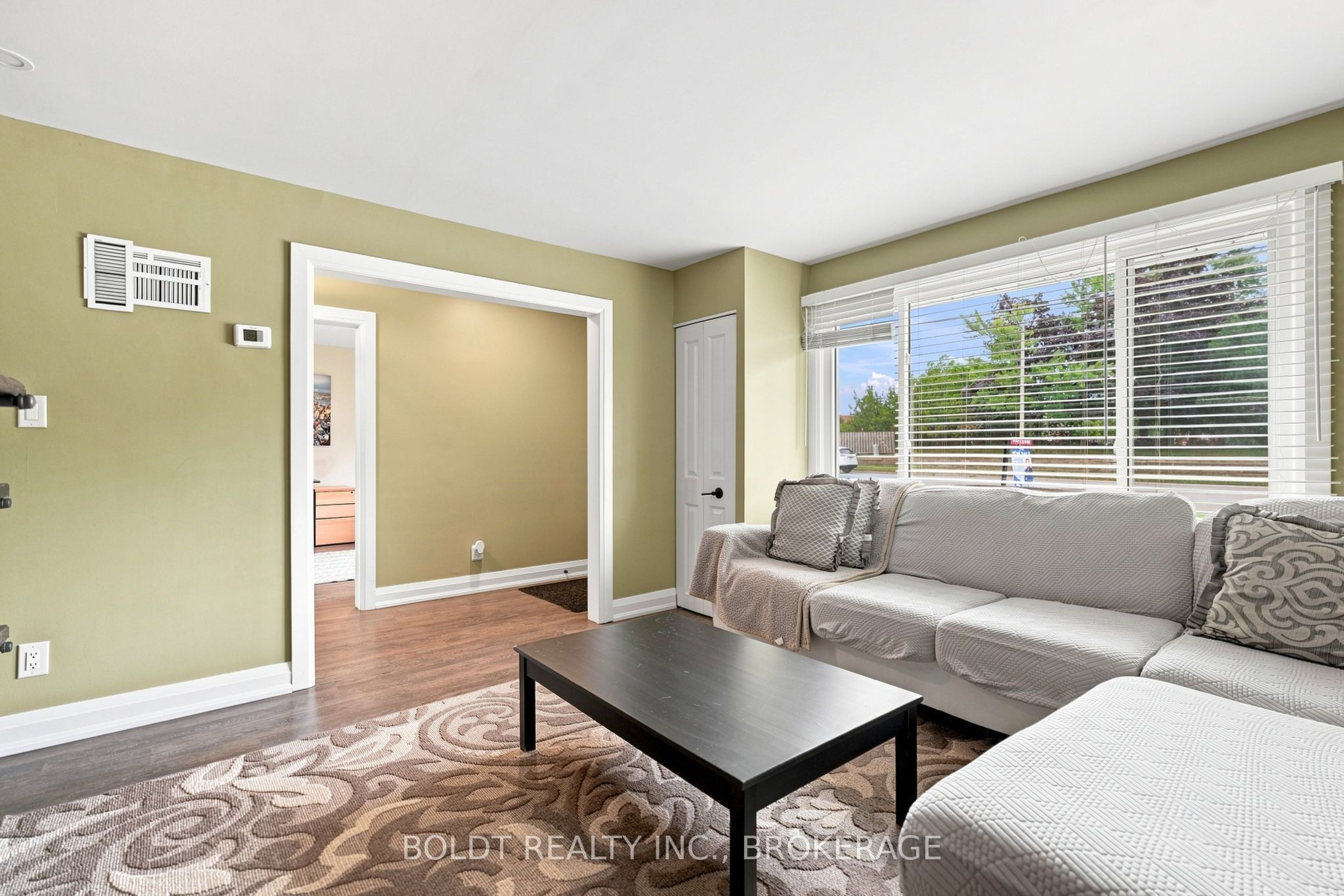 8166 Thorold Stone (main) Road Property Photo 5