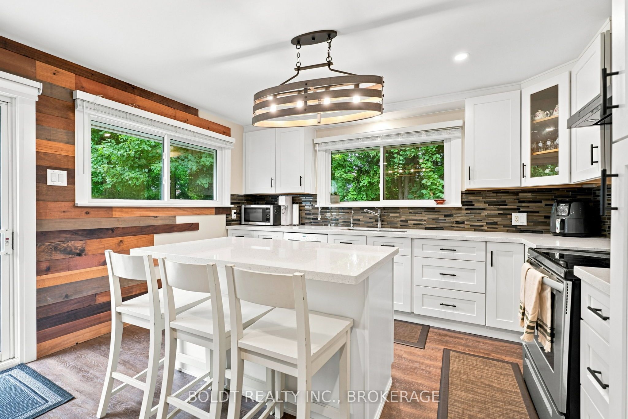 8166 Thorold Stone (main) Road Property Photo 6