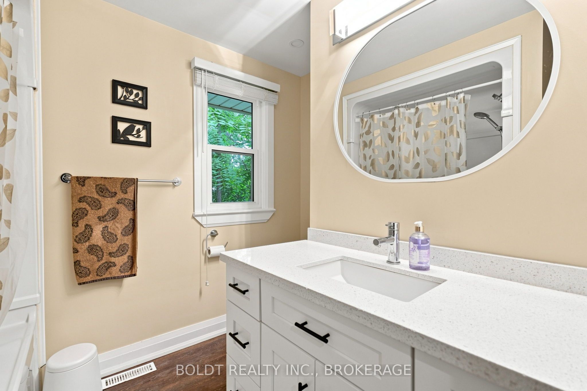 8166 Thorold Stone (main) Road Property Photo 11