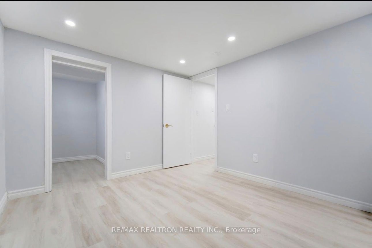 29 Court Lane Property Photo 7