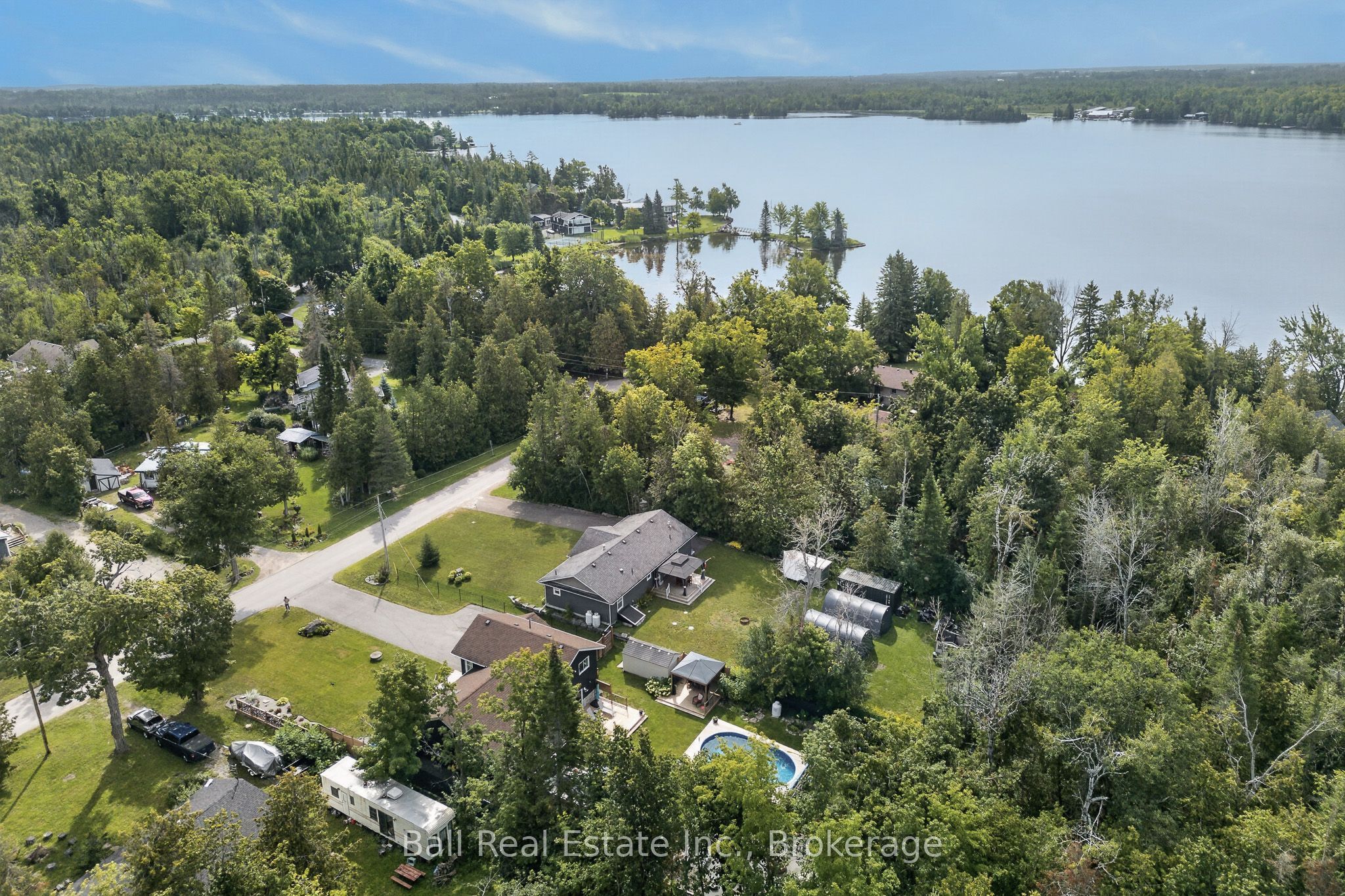 118 Echo Bay Road E Property Photo 5