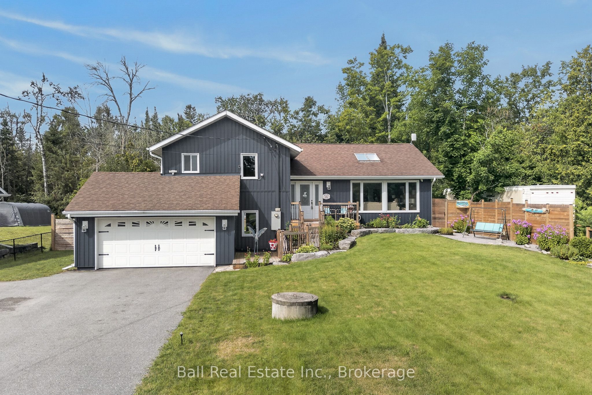 118 Echo Bay Road E Property Photo 8