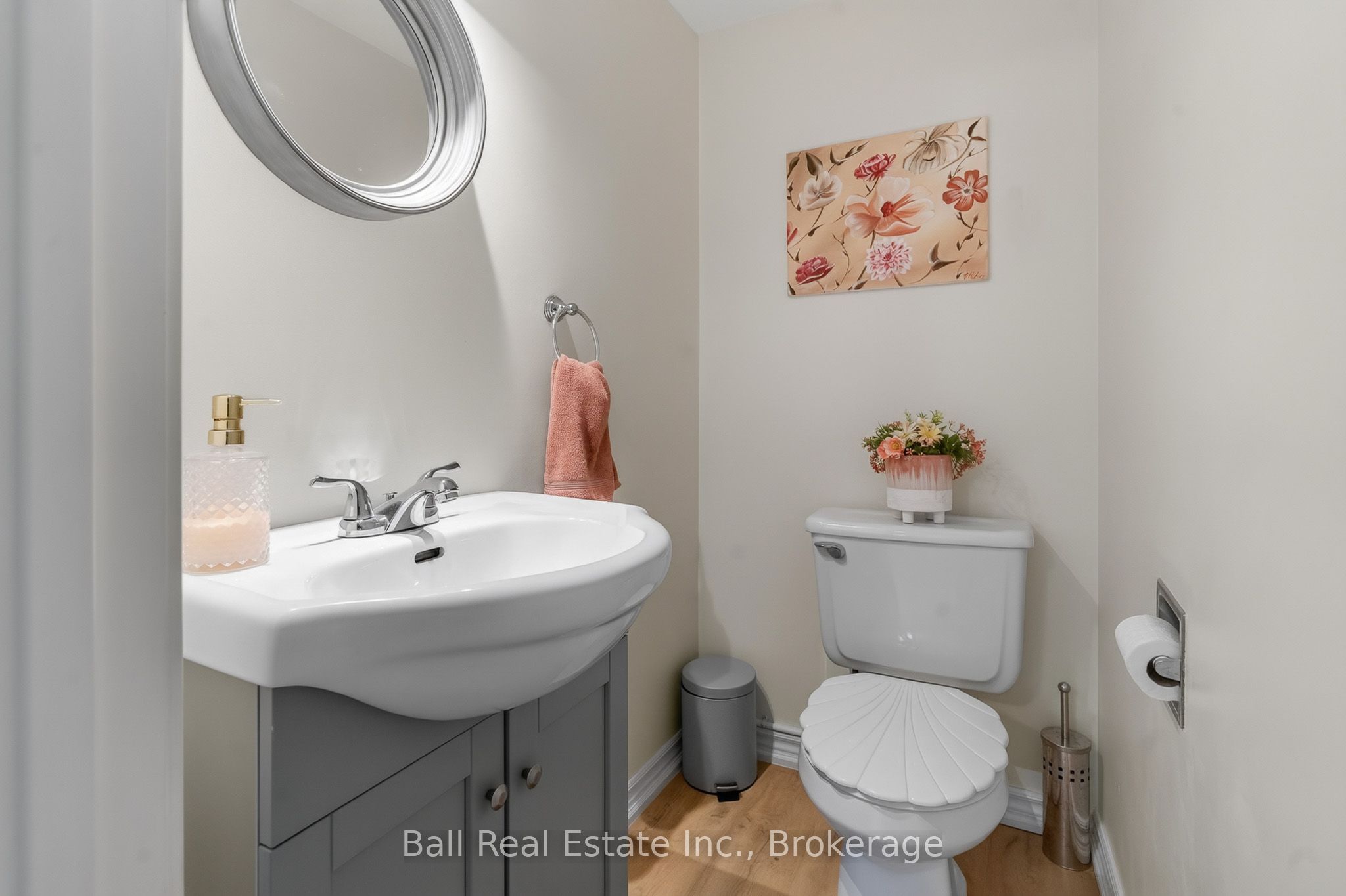 118 Echo Bay Road E Property Photo 34