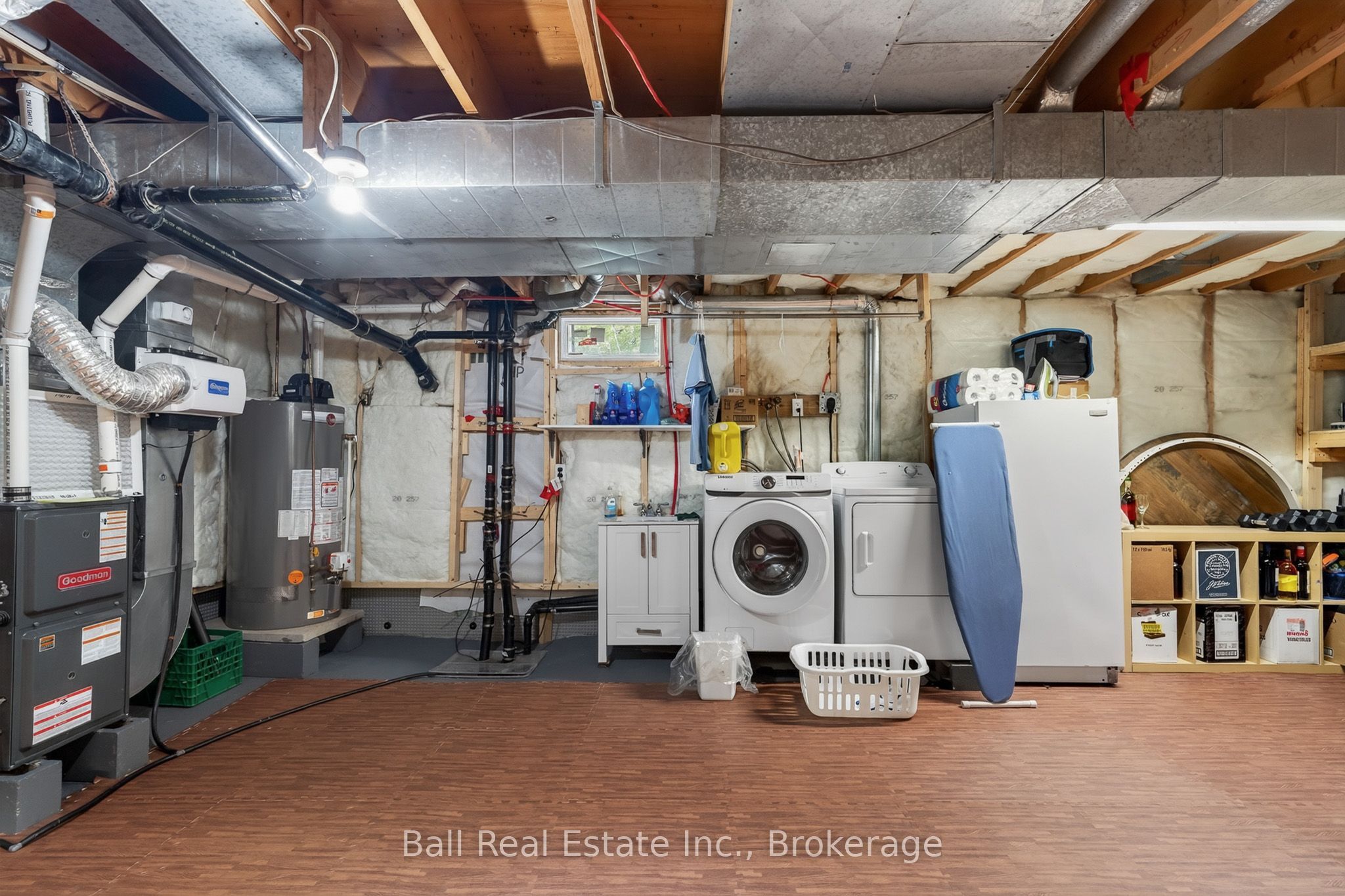 118 Echo Bay Road E Property Photo 46