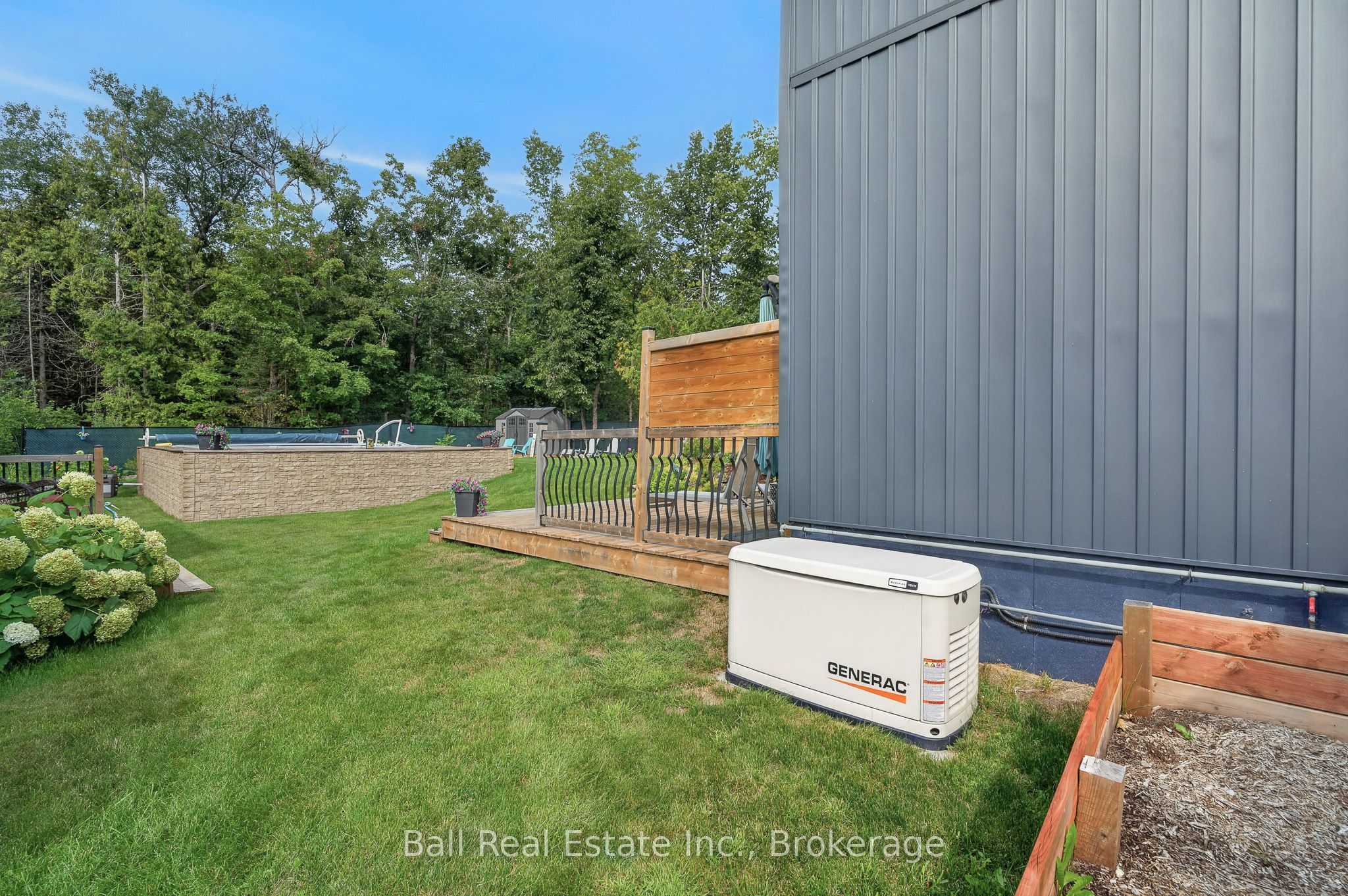 118 Echo Bay Road E Property Photo 48