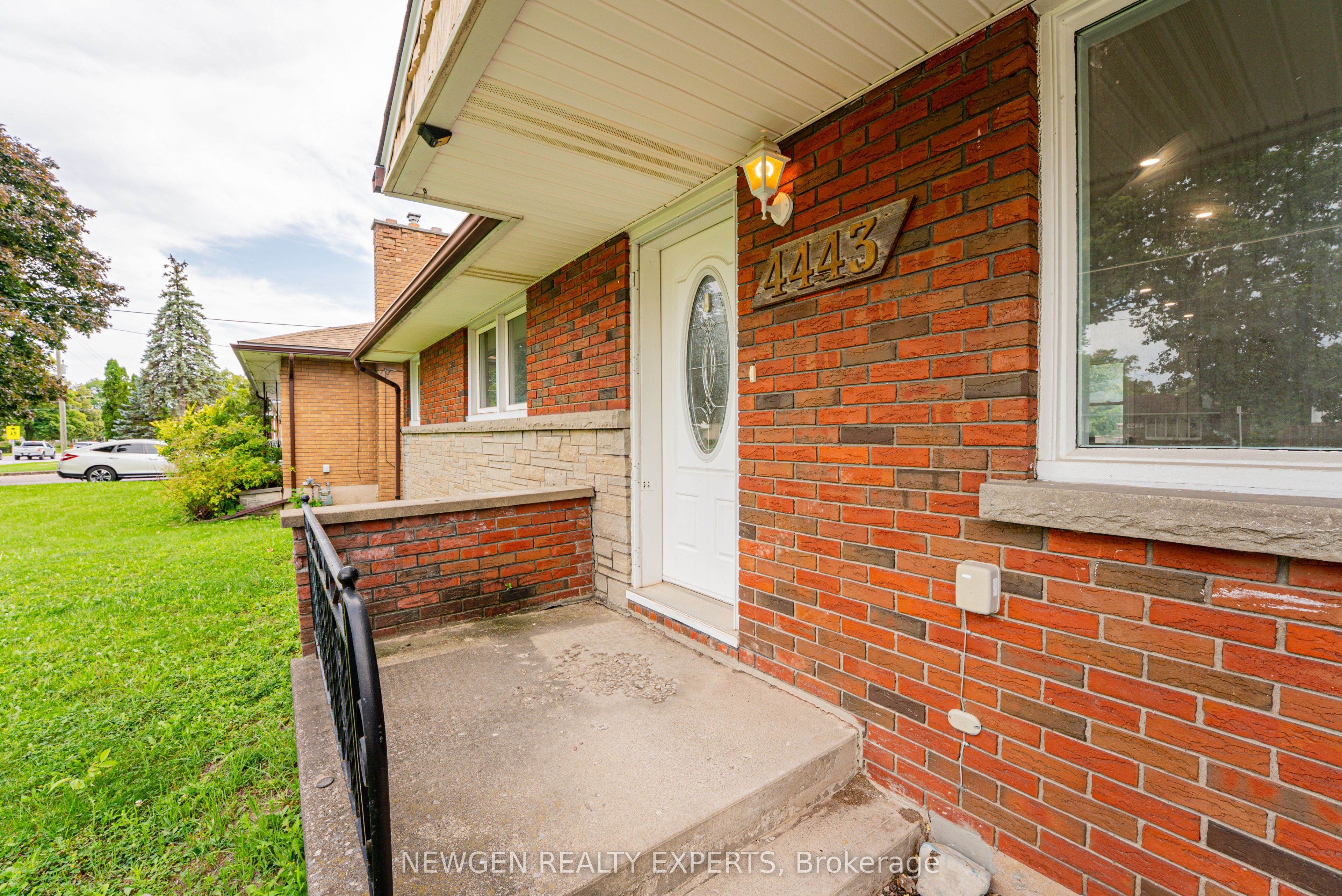 4443 Dorchester Road Property Photo 7