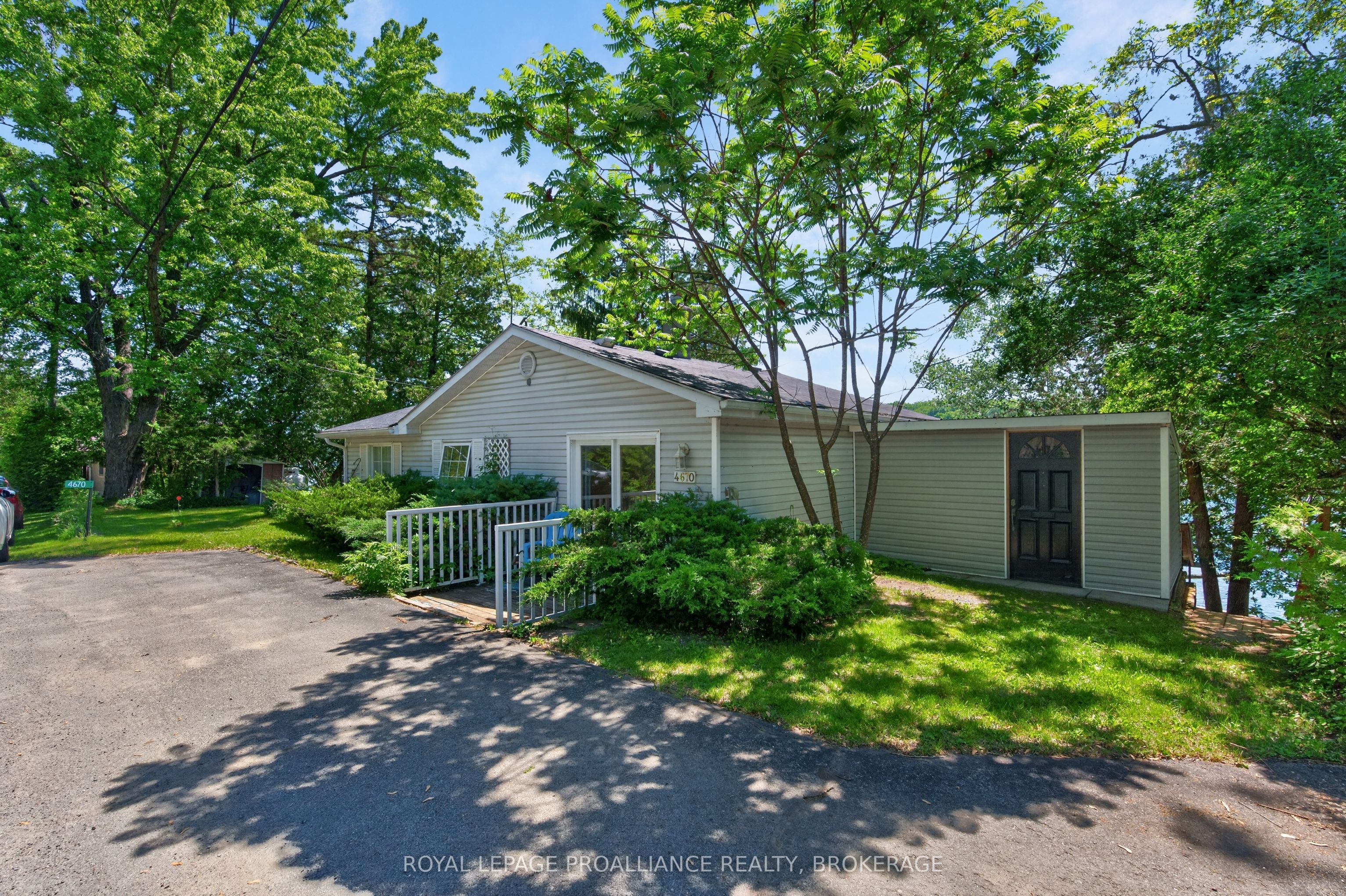 4670 Clearwater Road Property Photo 3