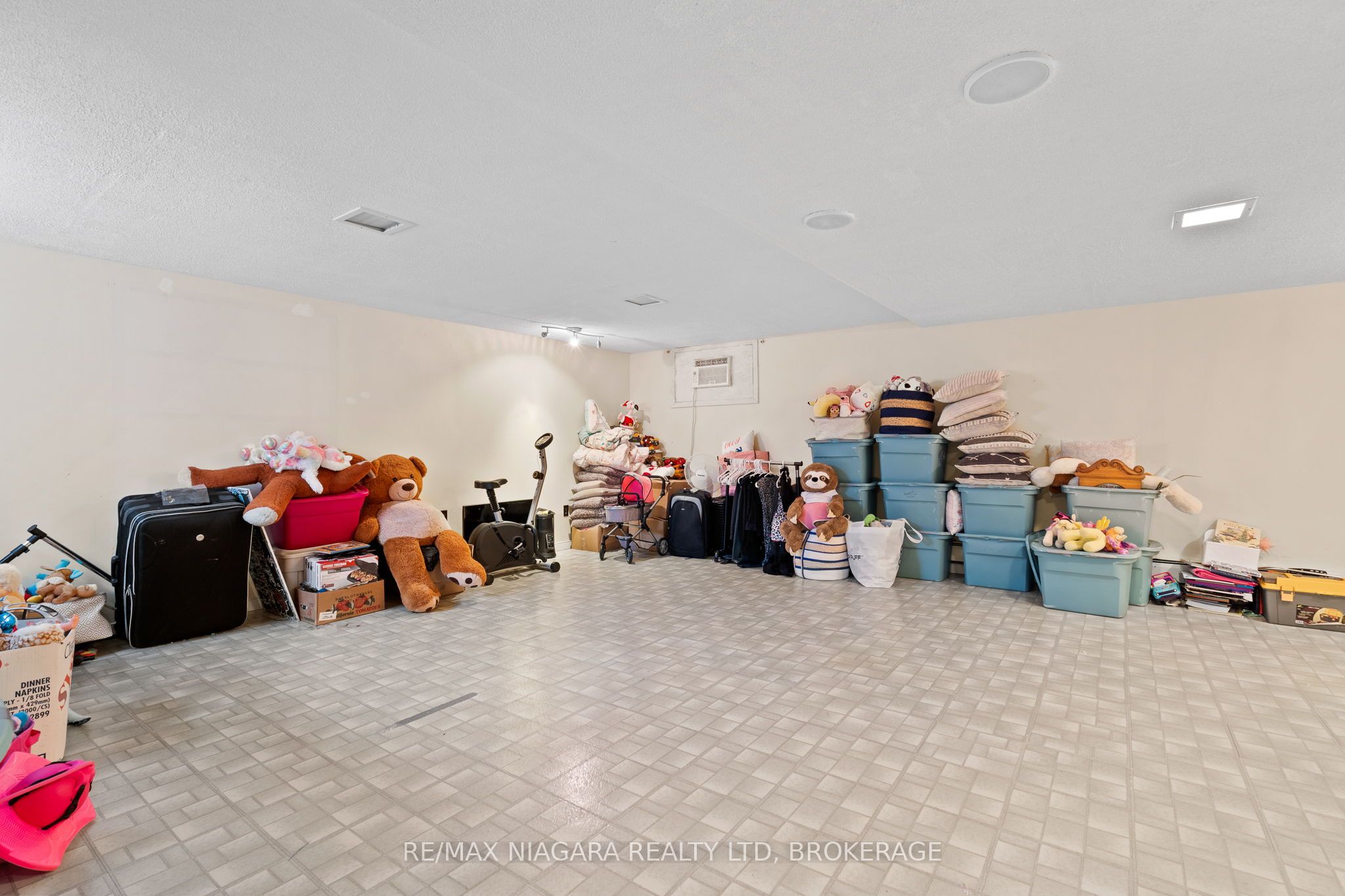 17 Walnut Street Property Photo 27