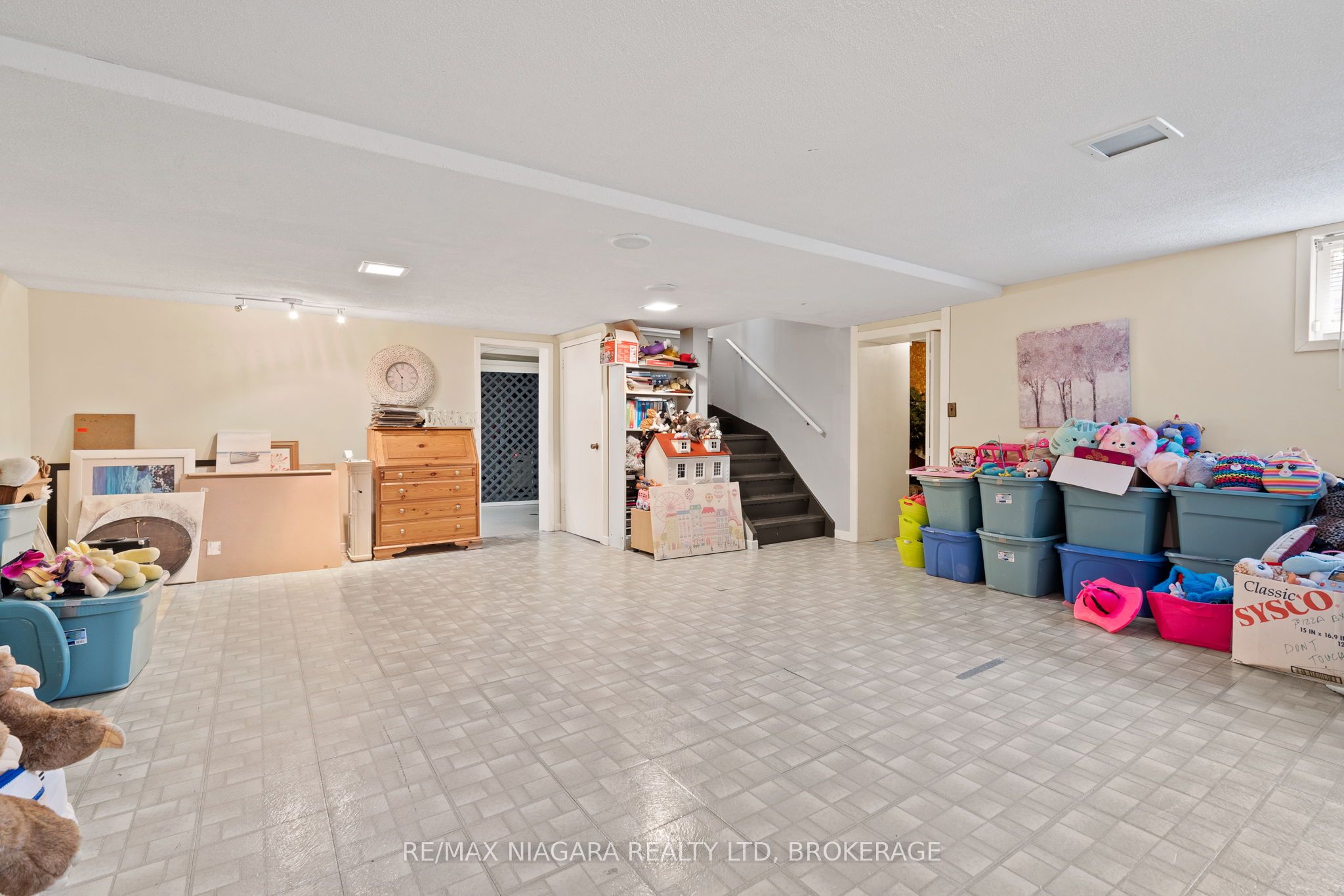 17 Walnut Street Property Photo 28