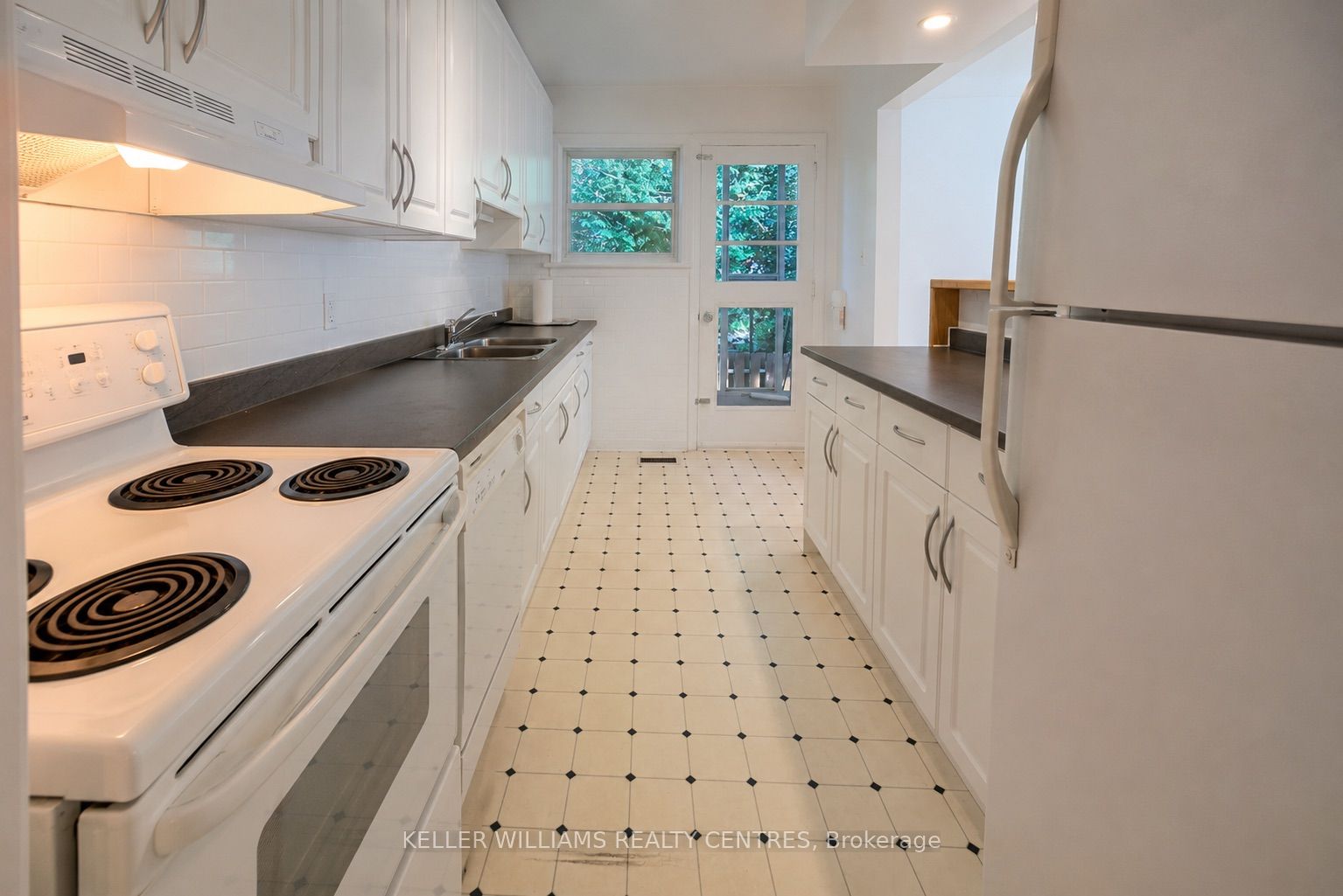 964 Bakervale Drive 1 Property Photo 12