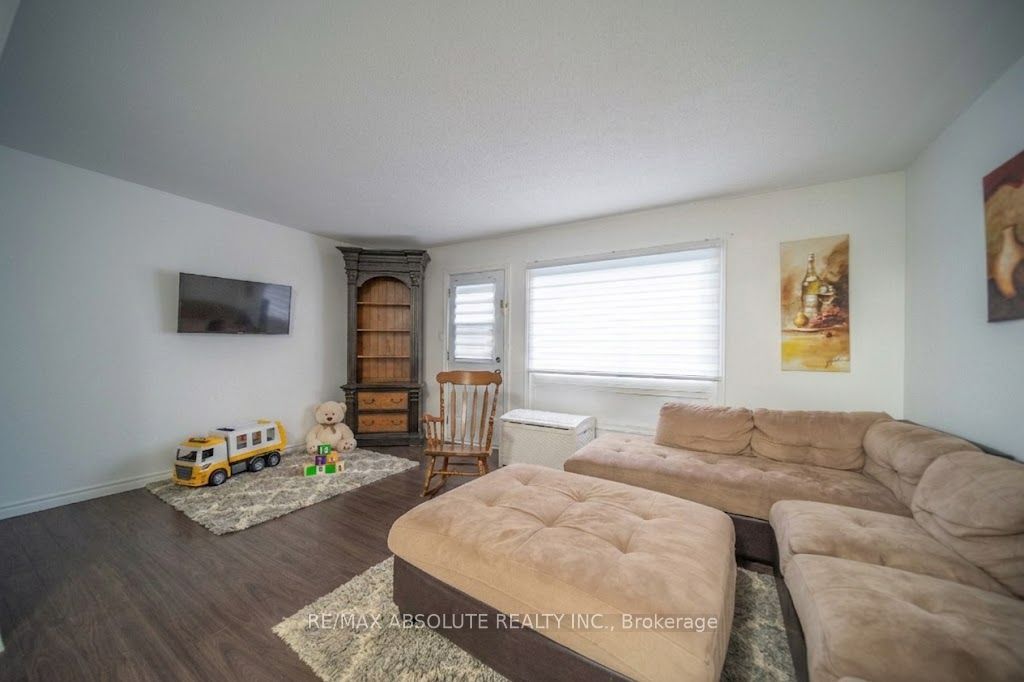 16 A Knollsbrook Drive Property Photo 8