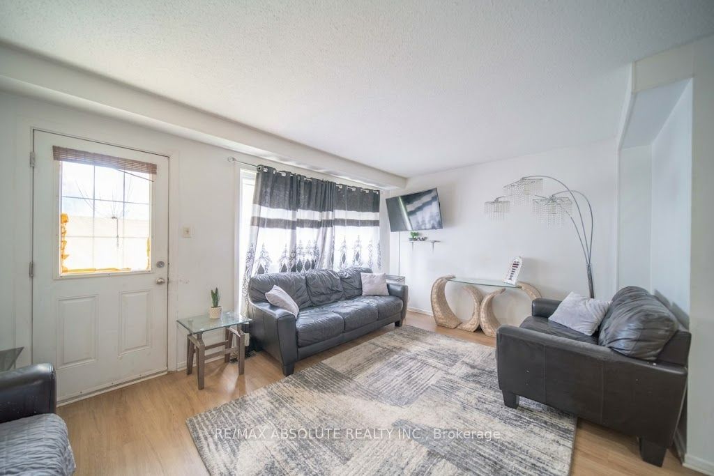 30 E Sonnet Crescent Property Photo 4