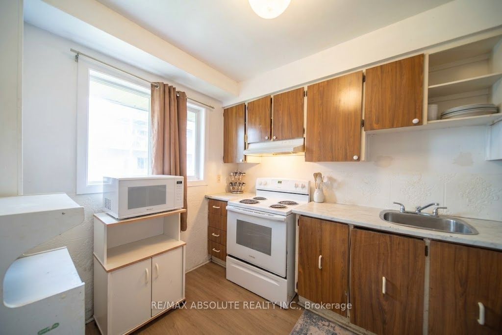 30 E Sonnet Crescent Property Photo 7