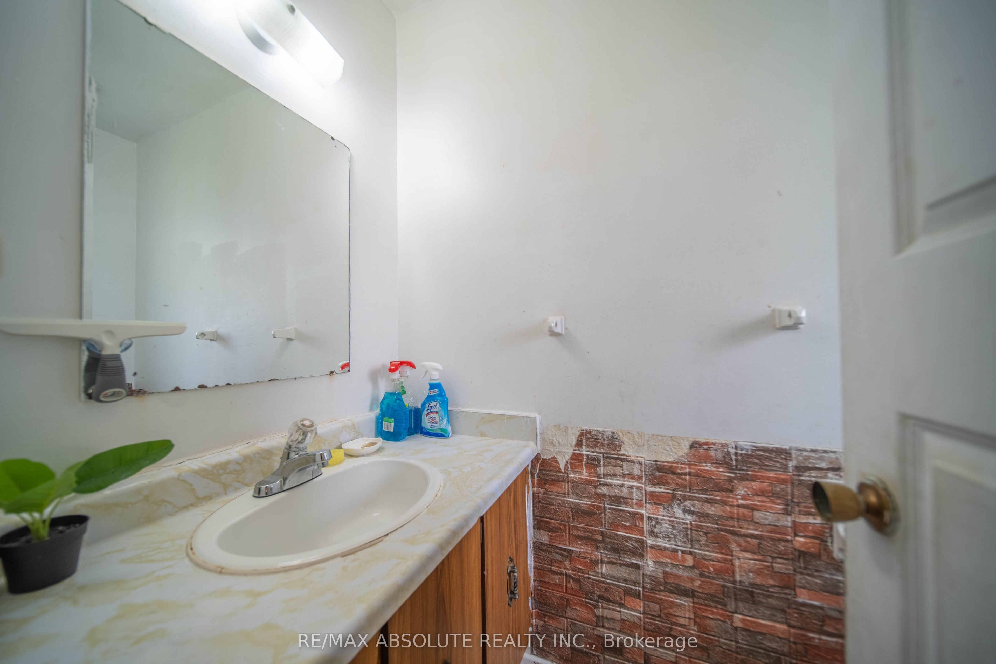 30 E Sonnet Crescent Property Photo 10